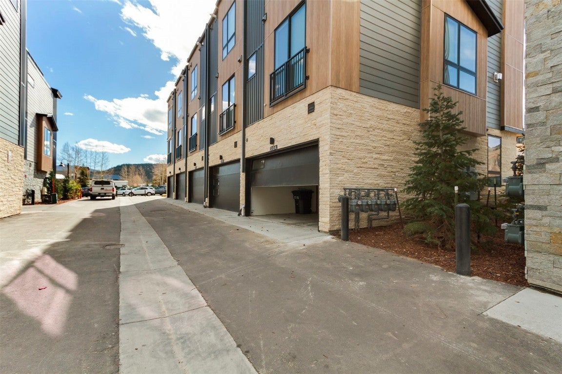 Silverthorne, Colorado, 80498, United States, 3 Bedrooms Bedrooms, ,4 BathroomsBathrooms,Residential,Active,1920266