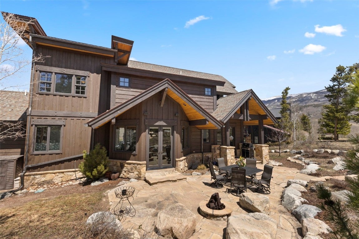 Silverthorne, Colorado, 80498, United States, 4 Bedrooms Bedrooms, ,4 BathroomsBathrooms,Residential,Active,1798243