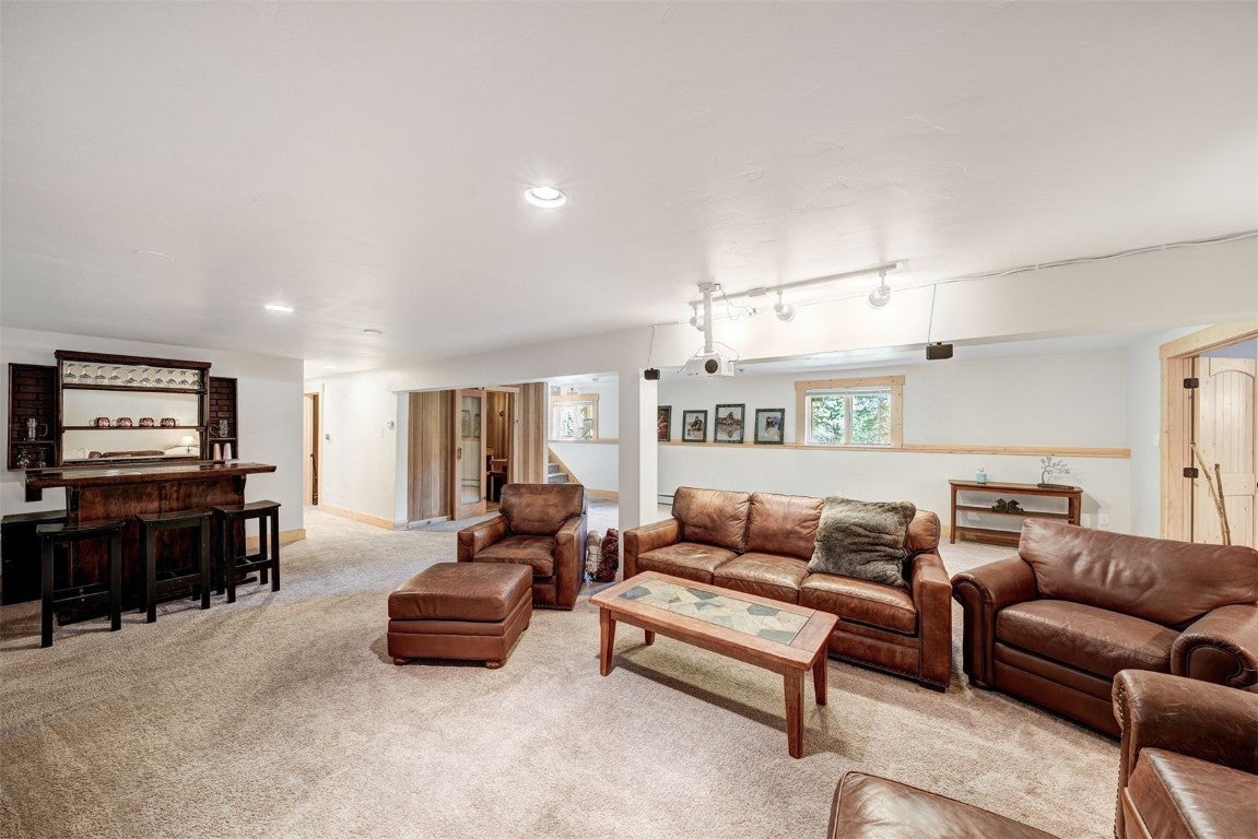 Blue River, Colorado, 80424, United States, 6 Bedrooms Bedrooms, ,5 BathroomsBathrooms,Residential,Active,1863280