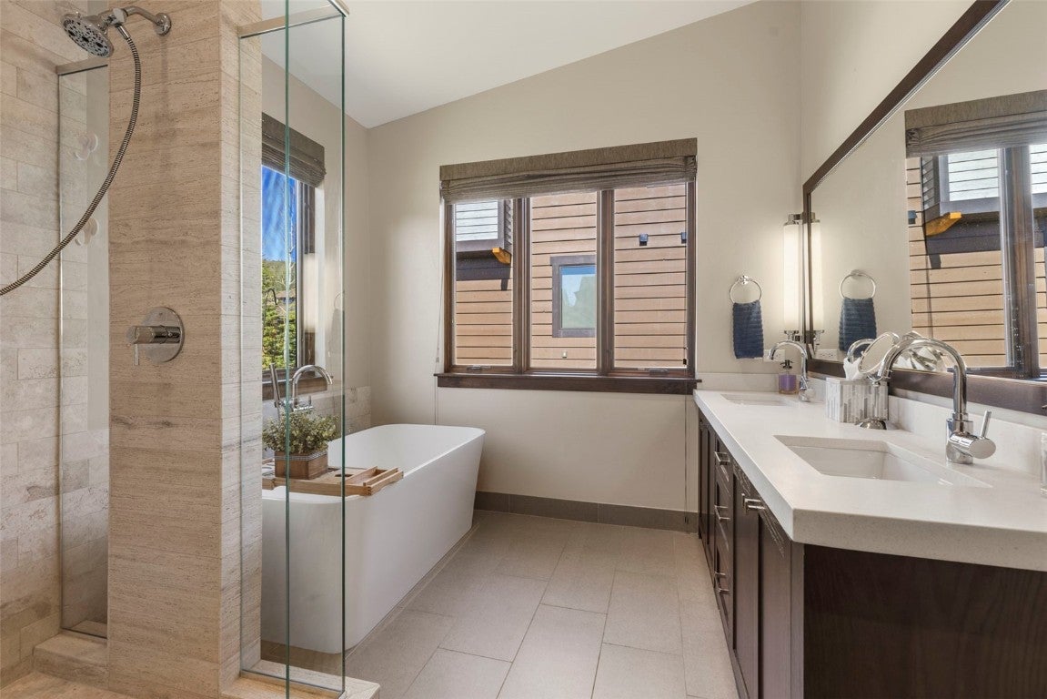 Breckenridge, Colorado, 80424, United States, 3 Bedrooms Bedrooms, ,4 BathroomsBathrooms,Residential,Active,1824916