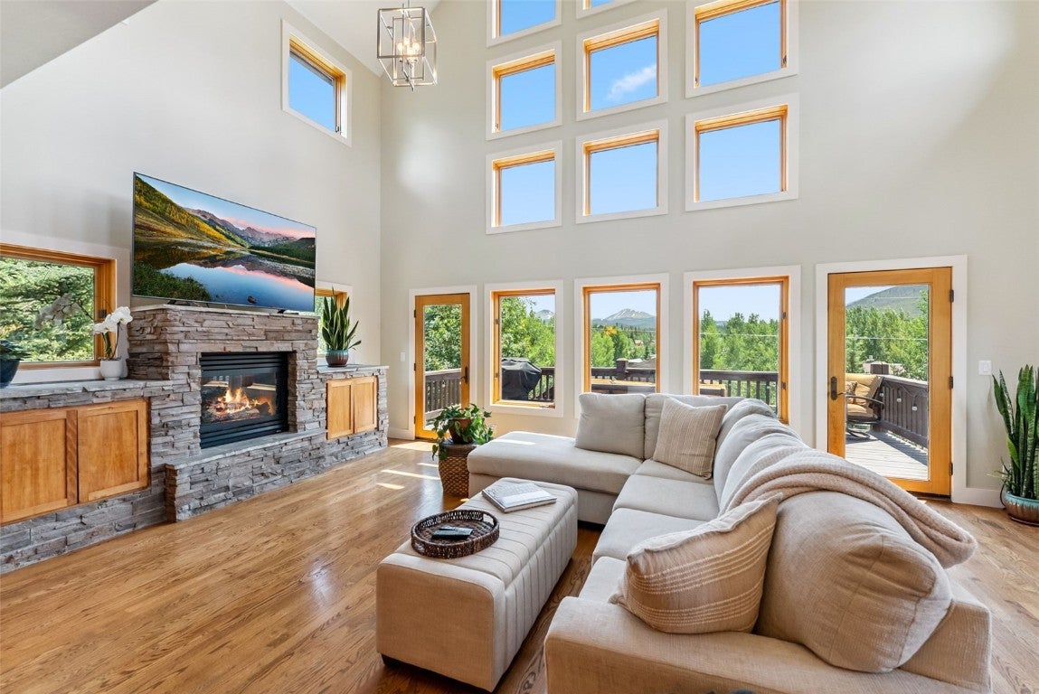 Dillon, Colorado, 80435, United States, 4 Bedrooms Bedrooms, ,3 BathroomsBathrooms,Residential,Active,1886797