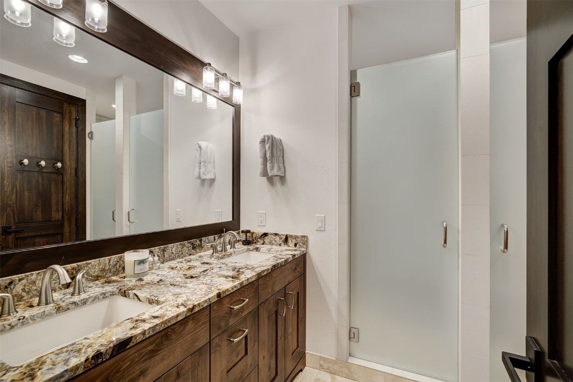 Silverthorne, Colorado, 80498, United States, ,7 BathroomsBathrooms,Residential,Active,1756445