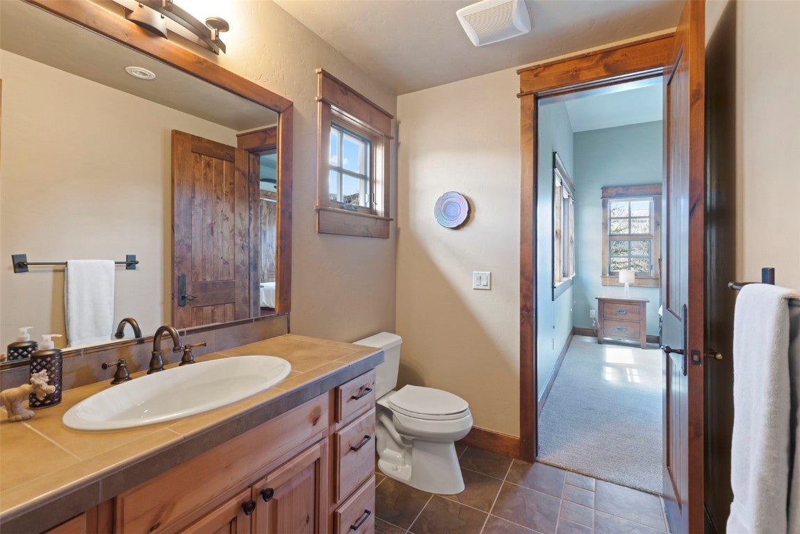 Silverthorne, Colorado, 80498, United States, 4 Bedrooms Bedrooms, ,4 BathroomsBathrooms,Residential,Active,1798243