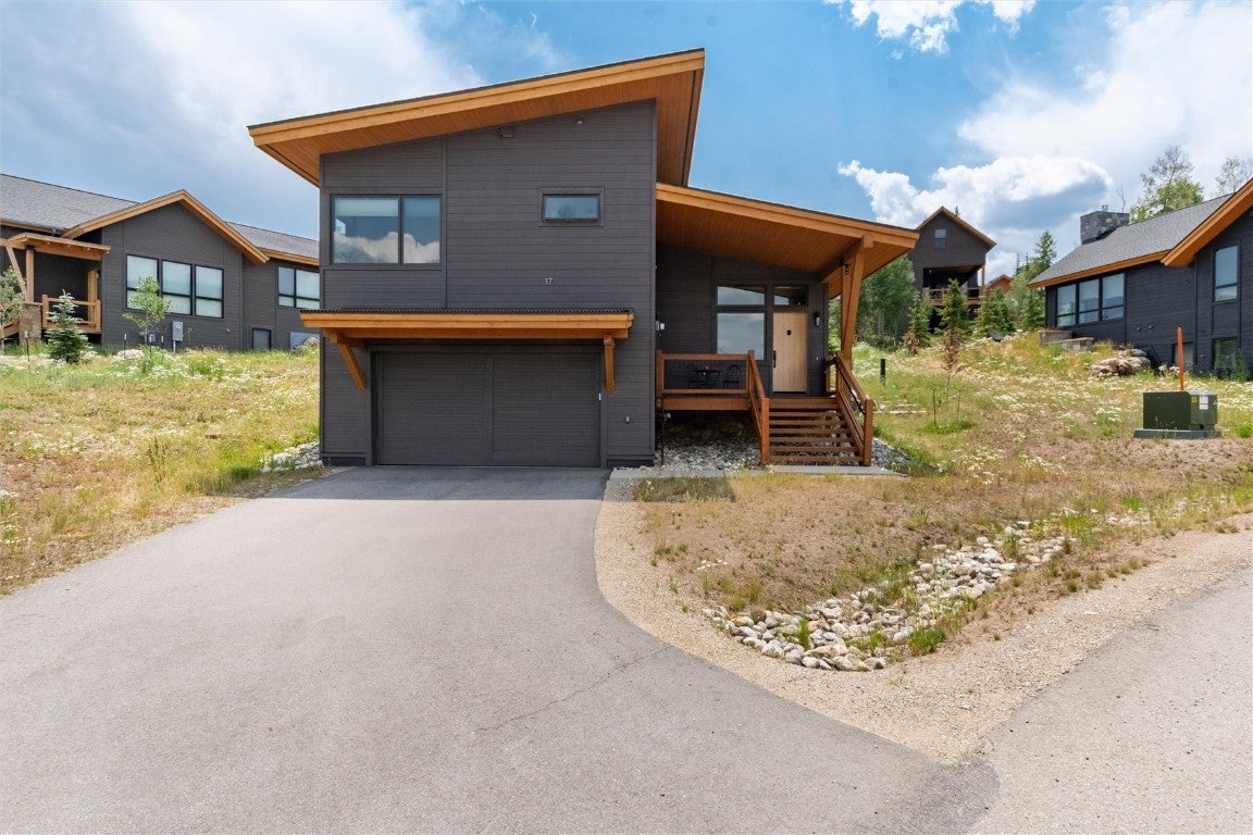 Silverthorne, Colorado, 80498, United States, 3 Bedrooms Bedrooms, ,3 BathroomsBathrooms,Residential,Active,1810374