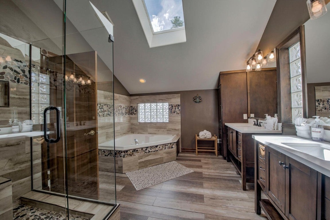 Breckenridge, Colorado, 80424, United States, 6 Bedrooms Bedrooms, ,6 BathroomsBathrooms,Residential,Active,1825078