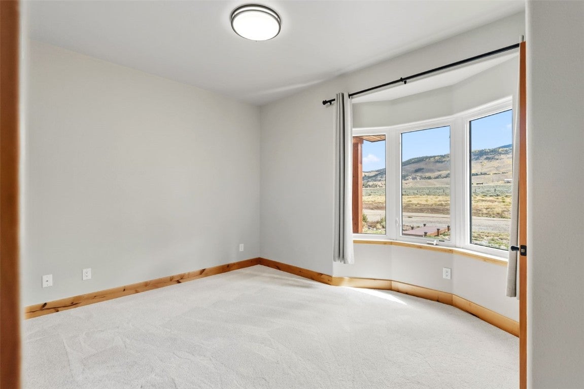 Silverthorne, Colorado, 80498, United States, 6 Bedrooms Bedrooms, ,4 BathroomsBathrooms,Residential,Active,1952508