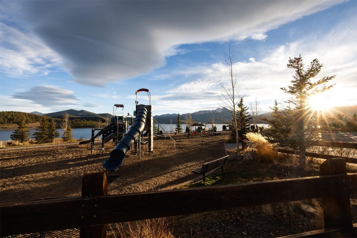 Dillon, Colorado, 80435, United States, 2 Bedrooms Bedrooms, ,2 BathroomsBathrooms,Residential,Active,1992223