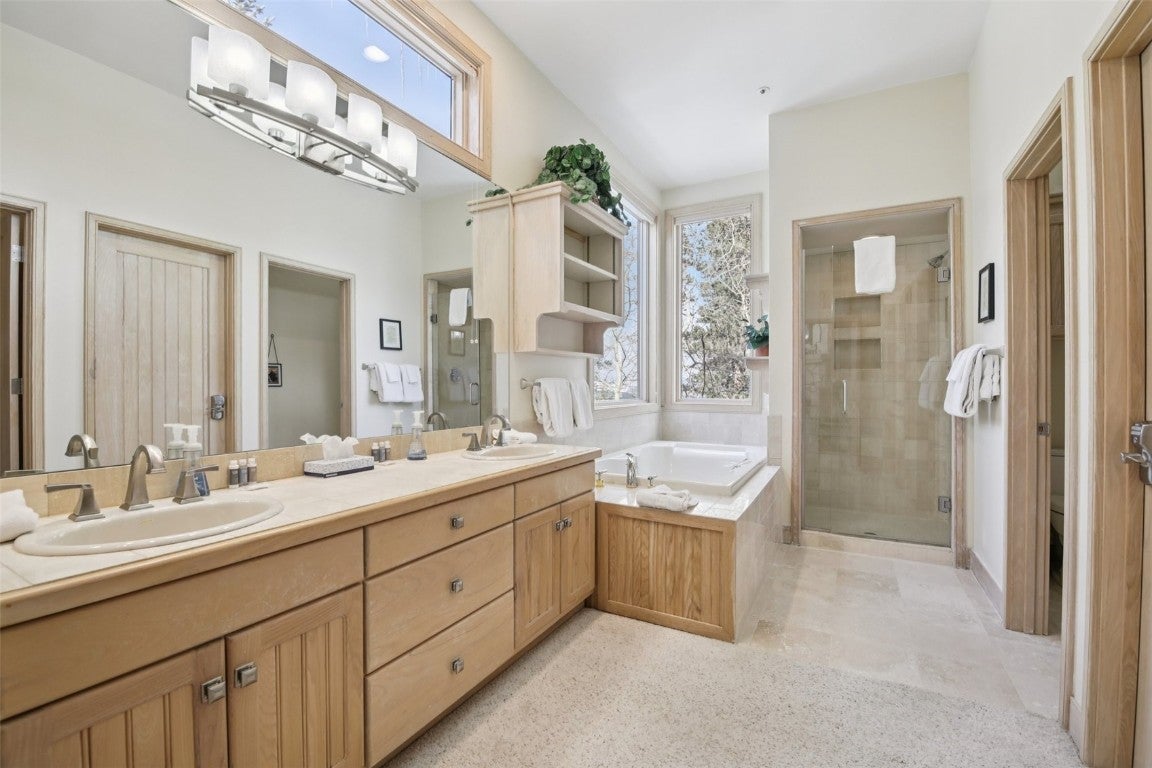 Breckenridge, Colorado, 80424, United States, 5 Bedrooms Bedrooms, ,6 BathroomsBathrooms,Residential,Active,2007248