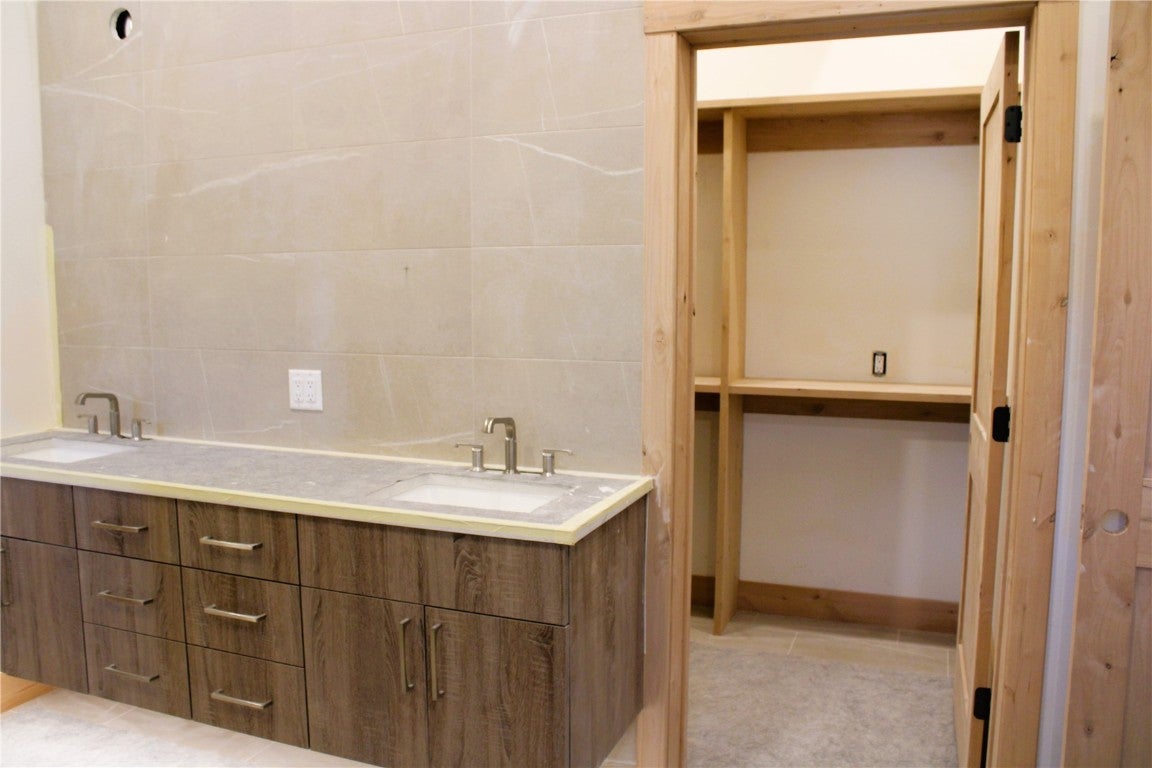 Frisco, Colorado, 80443, United States, 3 Bedrooms Bedrooms, ,4 BathroomsBathrooms,Residential,Active,2006911