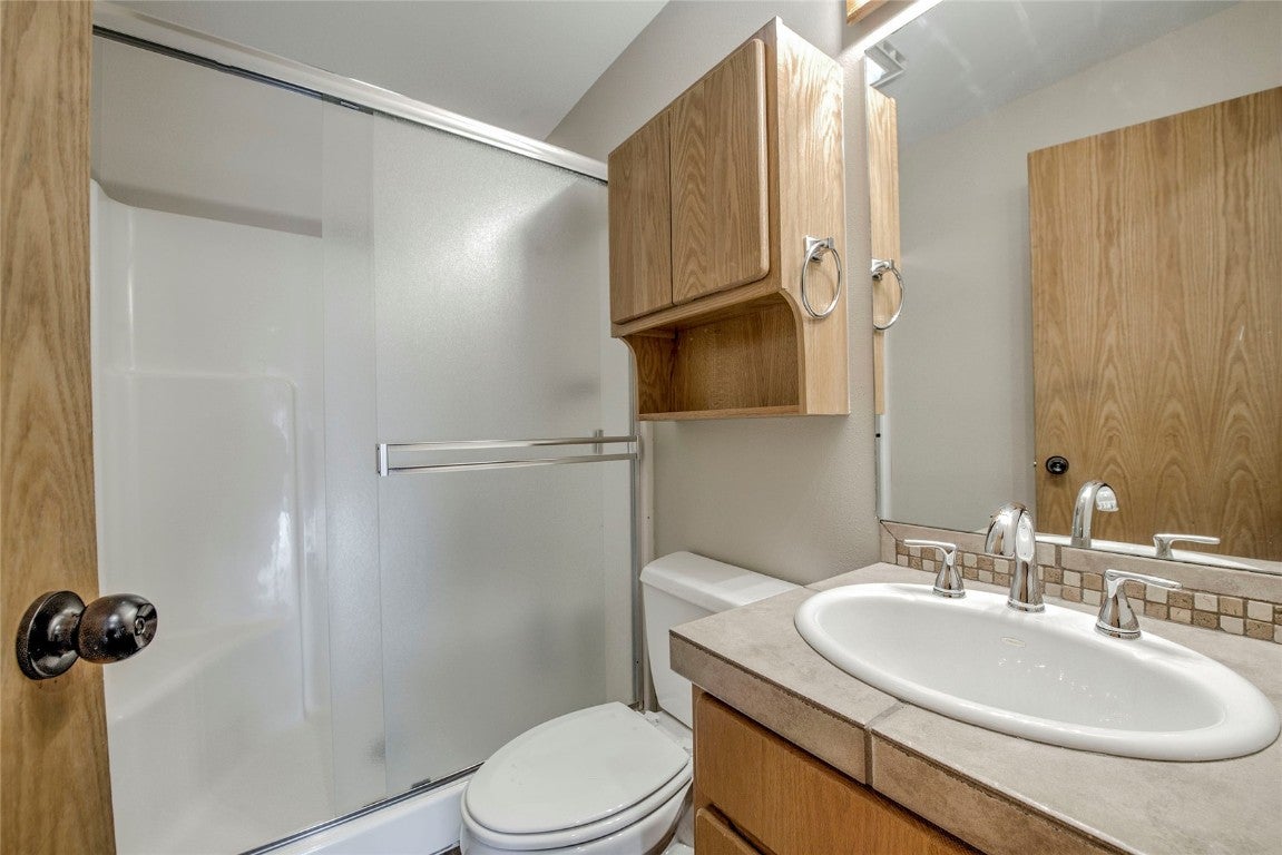 Silverthorne, Colorado, 80498, United States, 5 Bedrooms Bedrooms, ,4 BathroomsBathrooms,Residential,Active,2002610