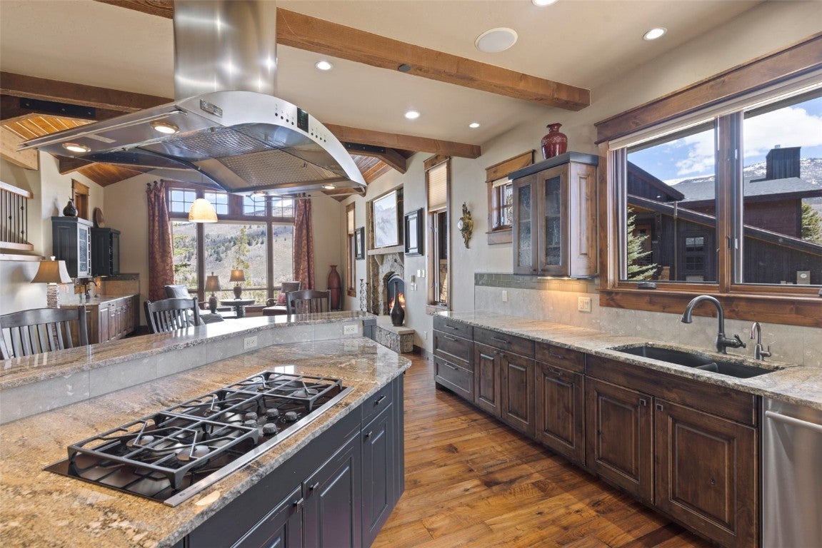 Silverthorne, Colorado, 80498, United States, 4 Bedrooms Bedrooms, ,4 BathroomsBathrooms,Residential,Active,1798243