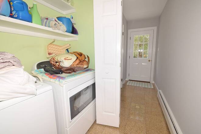 East Hampton, New York, 11937, United States, 5 Bedrooms Bedrooms, ,4 BathroomsBathrooms,Residential,Active,1961929