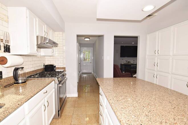 East Hampton, New York, 11937, United States, 5 Bedrooms Bedrooms, ,4 BathroomsBathrooms,Residential,Active,1961929