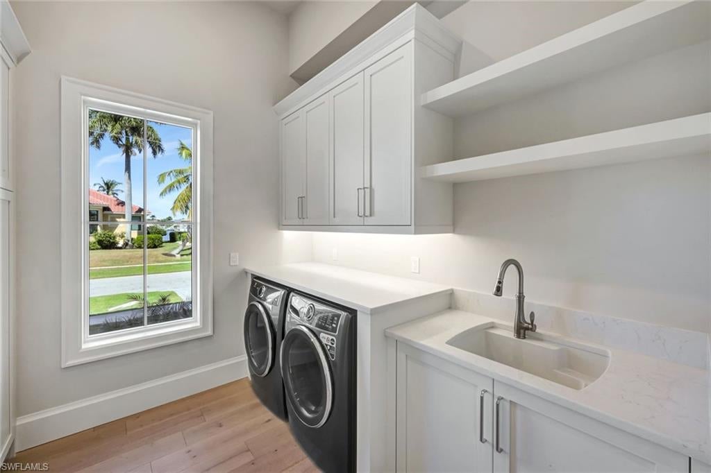 Marco Island, Florida, 34145, United States, 5 Bedrooms Bedrooms, ,6 BathroomsBathrooms,Residential,Active,2010531