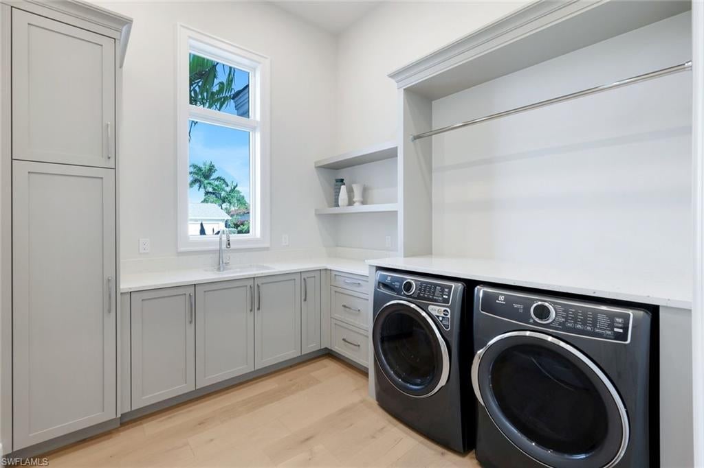 Marco Island, Florida, 34145, United States, ,5 BathroomsBathrooms,Residential,Active,1718458