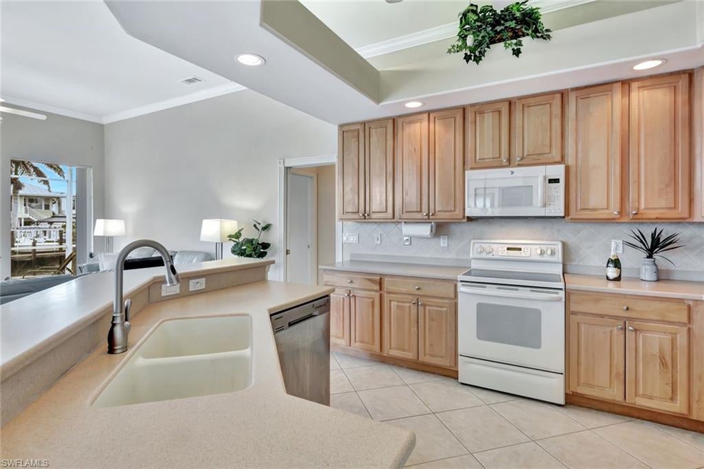 Marco Island, Florida, 34145, United States, 3 Bedrooms Bedrooms, ,2 BathroomsBathrooms,Residential,Active,1753489