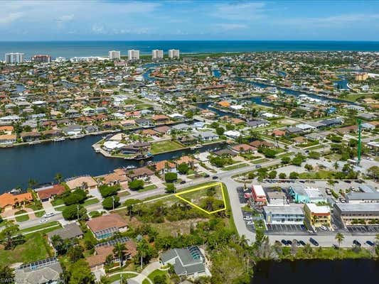 395 BALD EAGLE DR, MARCO ISLAND, FL 34145, photo 3 of 20