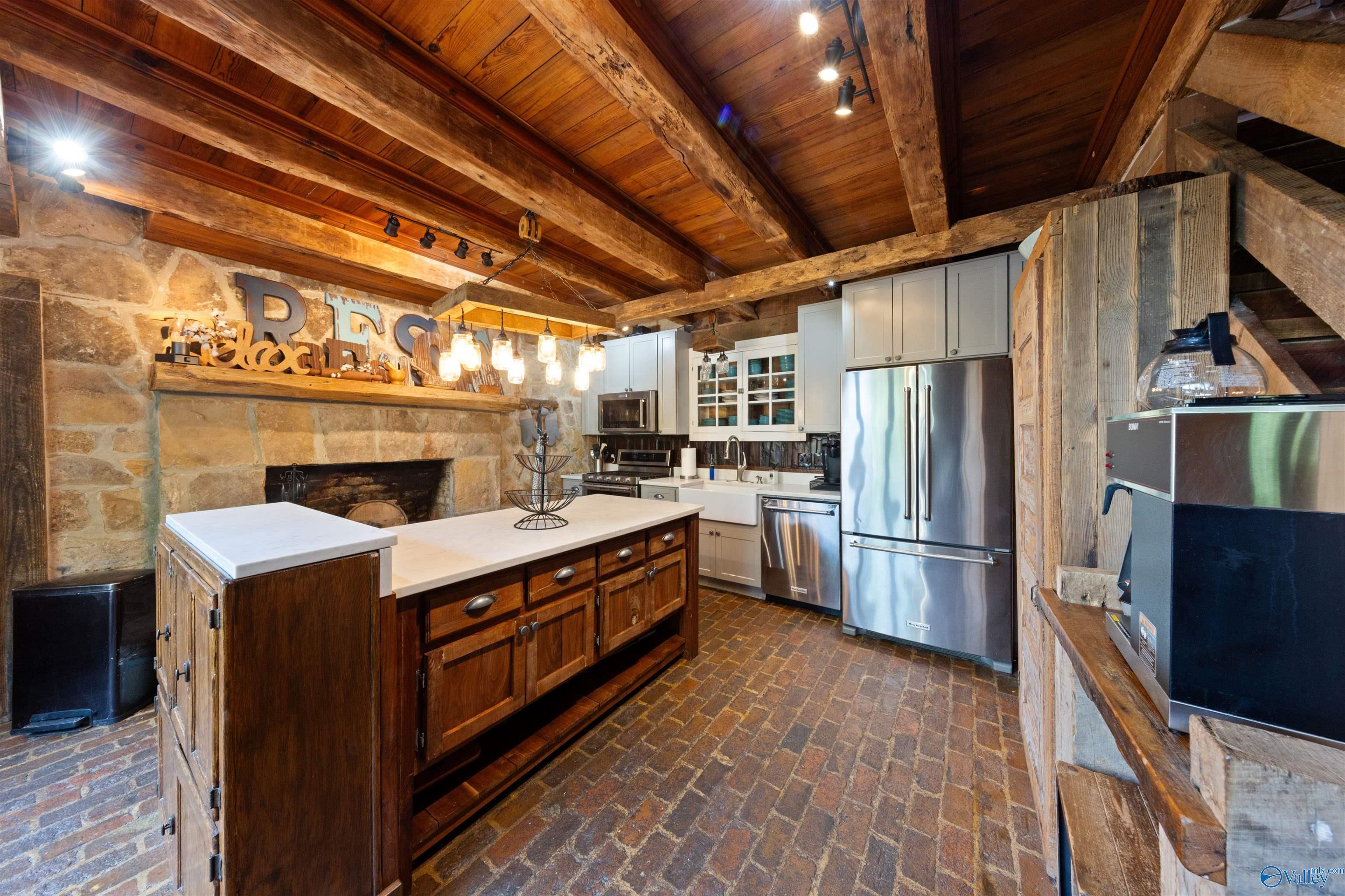 Langston, Alabama, 35755, United States, 5 Bedrooms Bedrooms, ,7 BathroomsBathrooms,Residential,Active,1953425