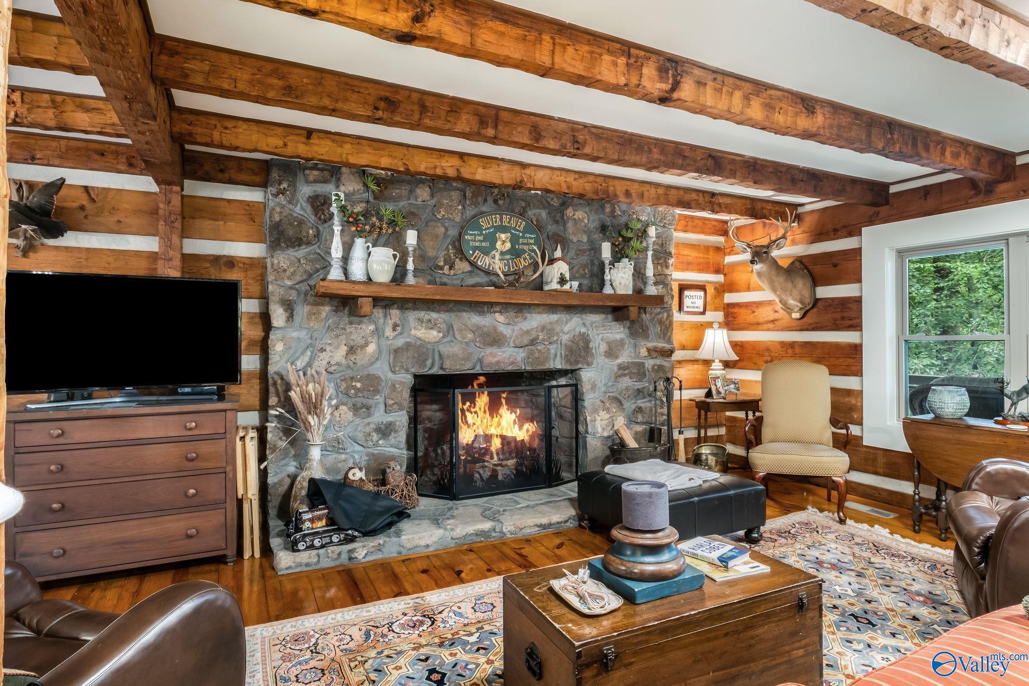 Guntersville, Alabama, 35976, United States, 5 Bedrooms Bedrooms, ,4 BathroomsBathrooms,Residential,Active,1880005