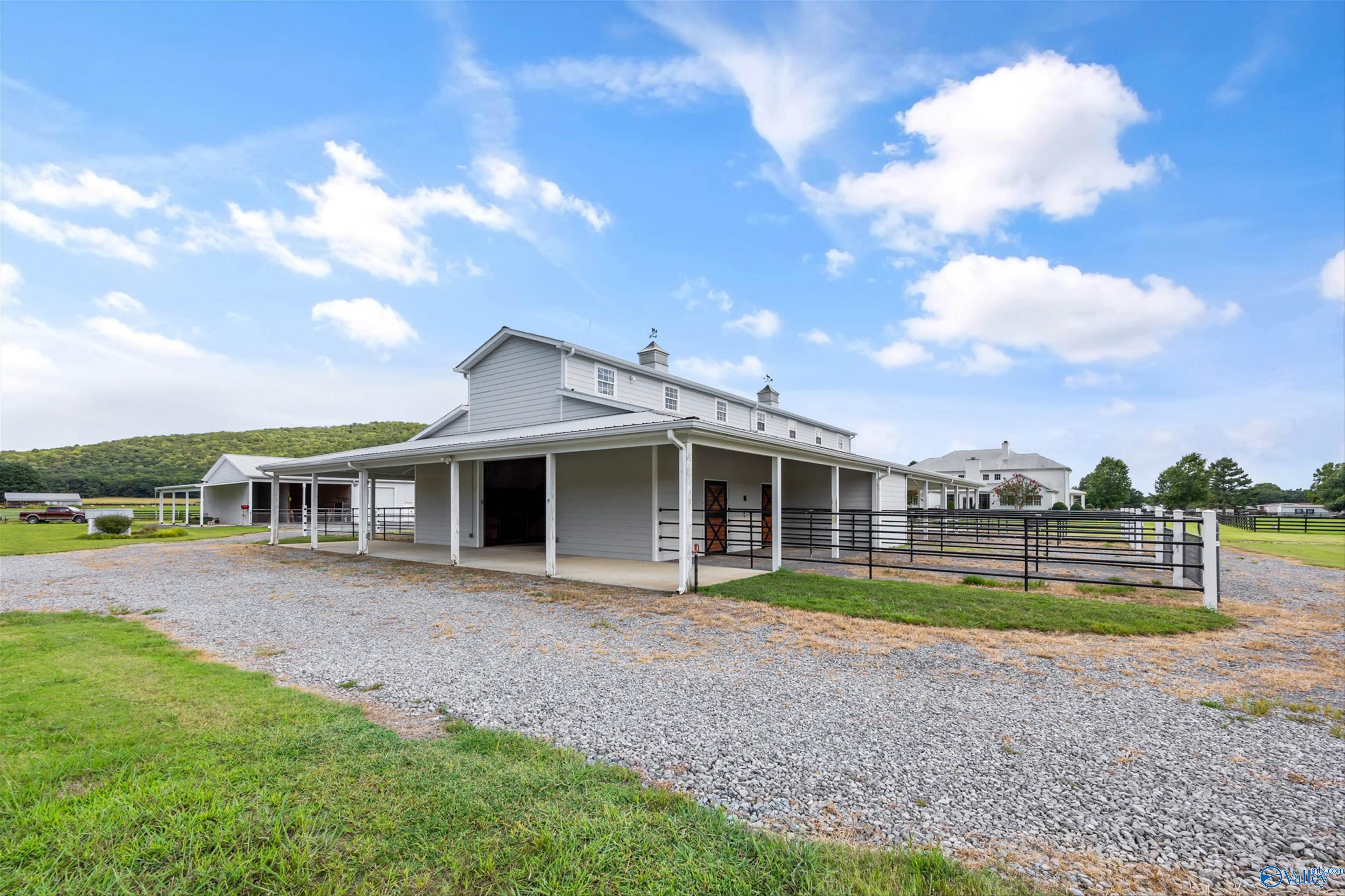 New Hope, Alabama, 35760, United States, 4 Bedrooms Bedrooms, ,5 BathroomsBathrooms,Residential,Active,1954007