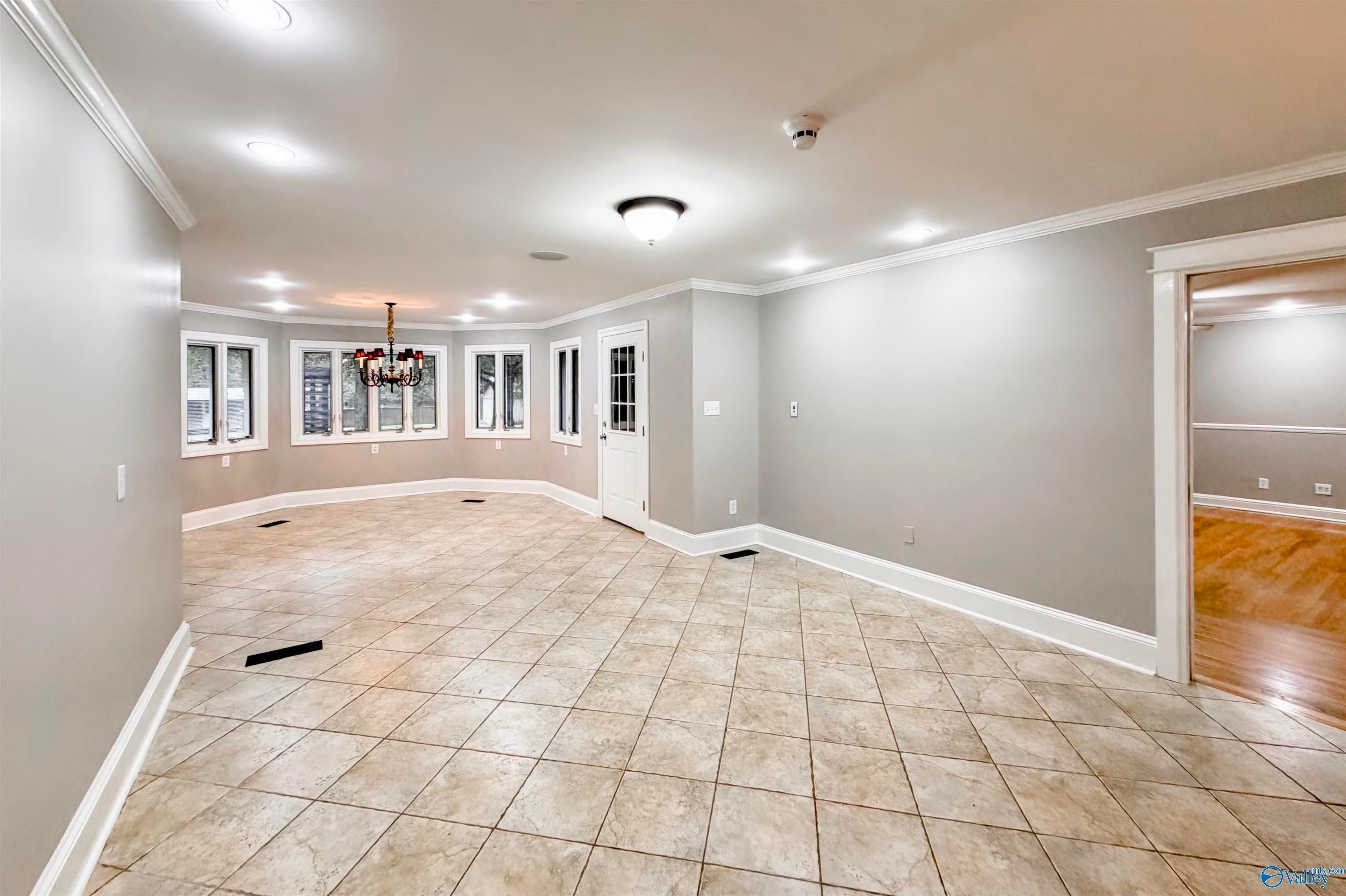 Decatur, Alabama, 35603, United States, 5 Bedrooms Bedrooms, ,5 BathroomsBathrooms,Residential,Active,1972133