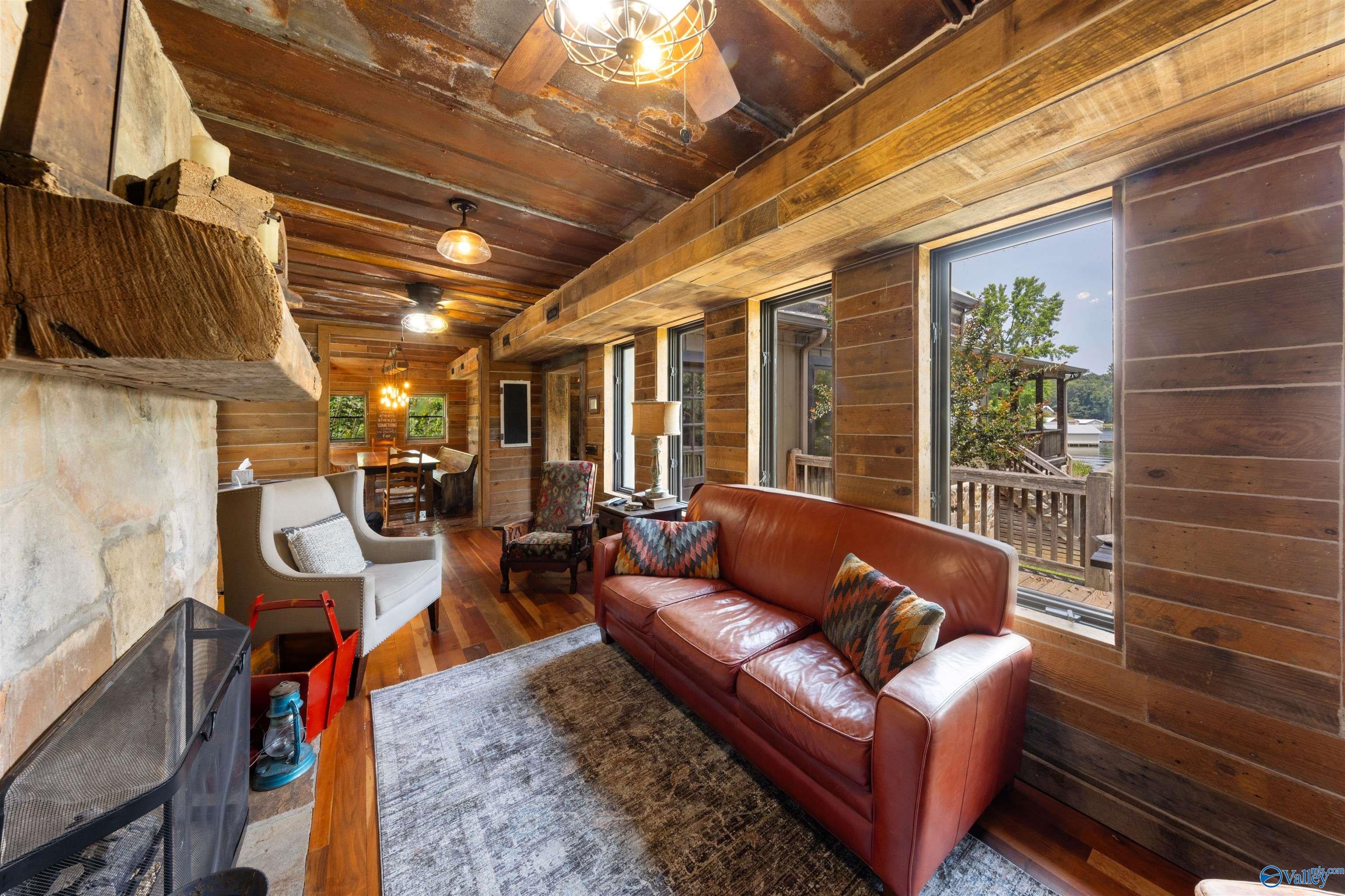 Langston, Alabama, 35755, United States, 5 Bedrooms Bedrooms, ,7 BathroomsBathrooms,Residential,Active,1953425