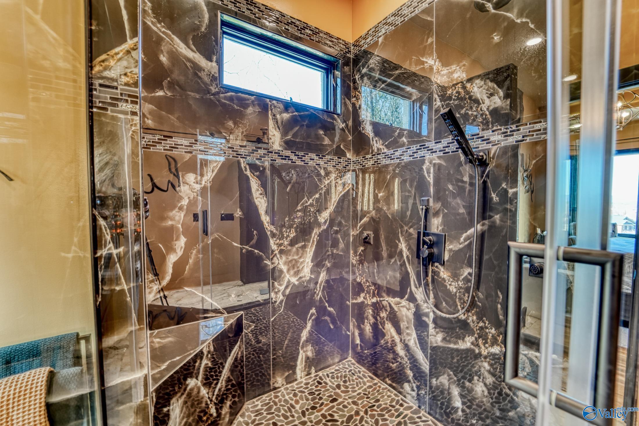 Huntsville, Alabama, 35803, United States, 4 Bedrooms Bedrooms, ,4 BathroomsBathrooms,Residential,Active,1996296