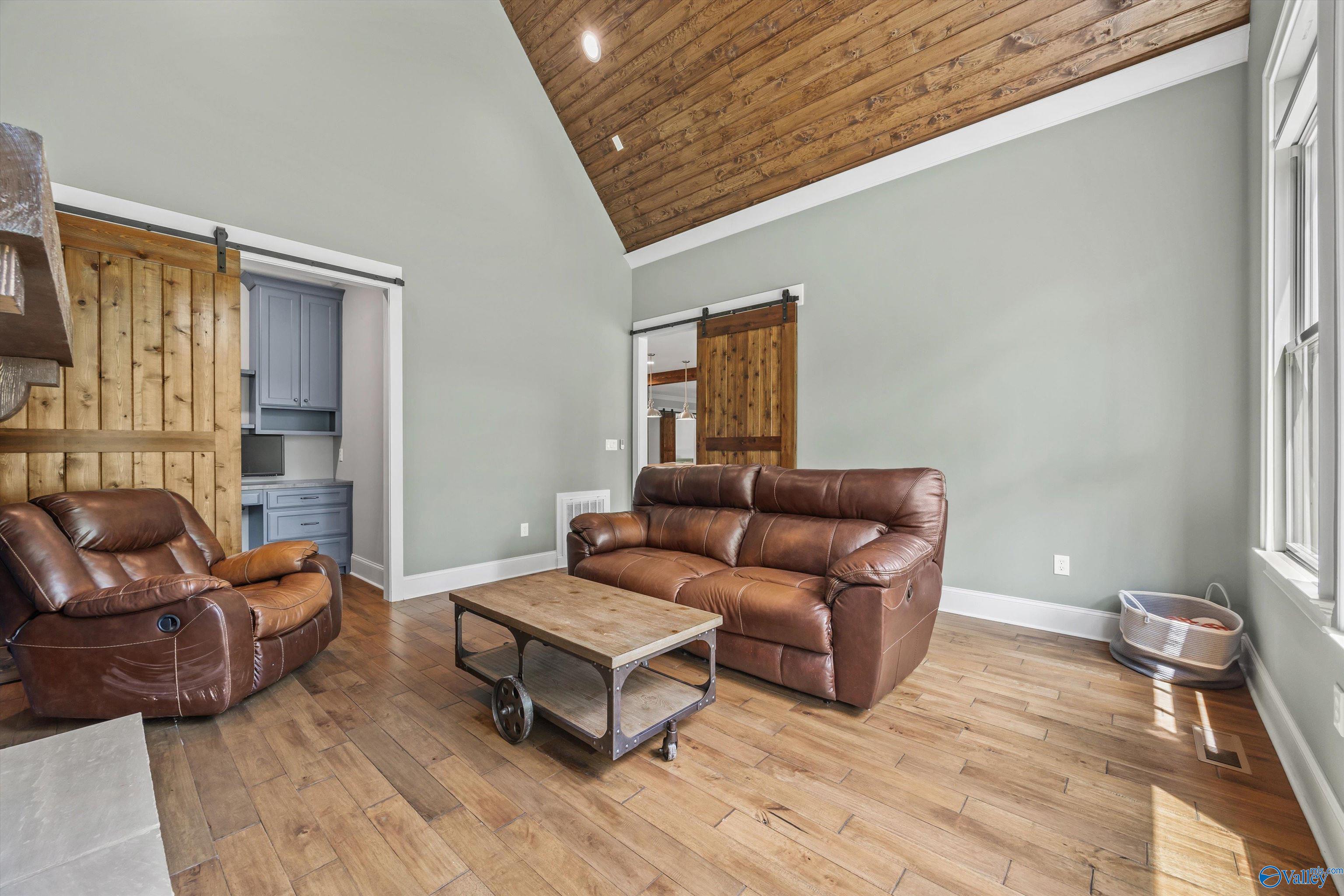 Gurley, Alabama, 35748, United States, 5 Bedrooms Bedrooms, ,7 BathroomsBathrooms,Residential,Active,1834465