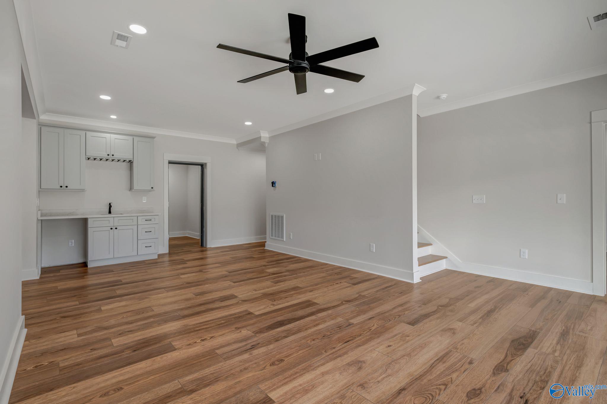 Guntersville, Alabama, 35976, United States, ,4 BathroomsBathrooms,Residential,Active,1702827