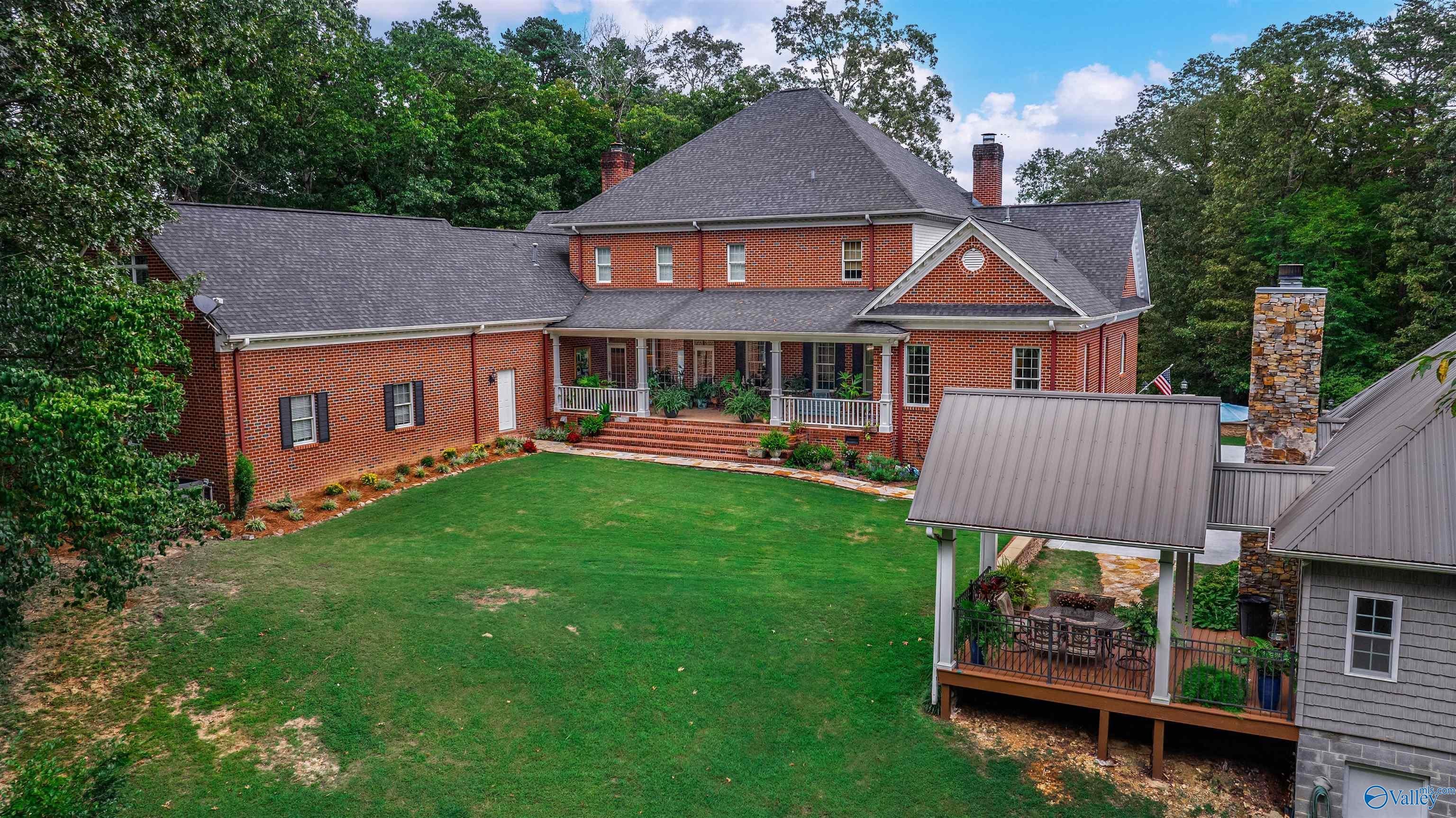 Fort Payne, Alabama, 35968, United States, 4 Bedrooms Bedrooms, ,6 BathroomsBathrooms,Residential,Active,1944095