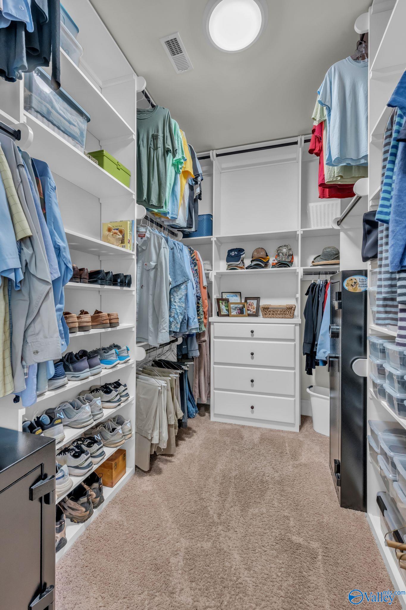 Huntsville, Alabama, 35806, United States, 4 Bedrooms Bedrooms, ,5 BathroomsBathrooms,Residential,Active,1985848