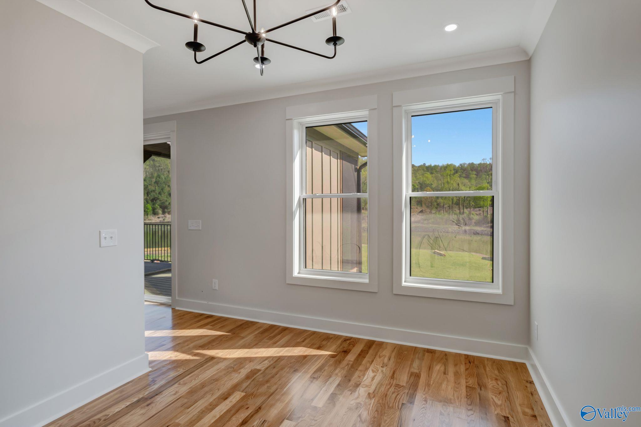 Guntersville, Alabama, 35976, United States, ,4 BathroomsBathrooms,Residential,Active,1702827