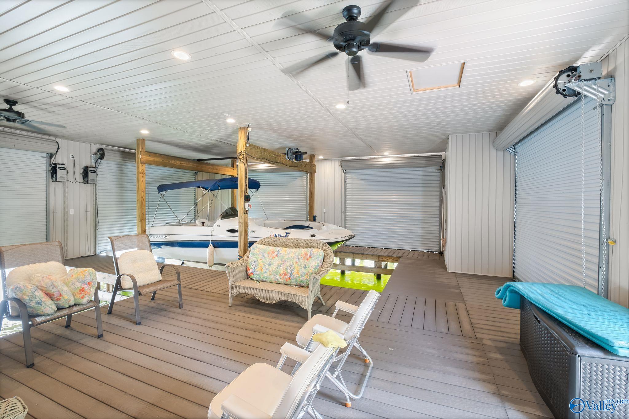 Guntersville, Alabama, 35976, United States, 5 Bedrooms Bedrooms, ,4 BathroomsBathrooms,Residential,Active,1880005