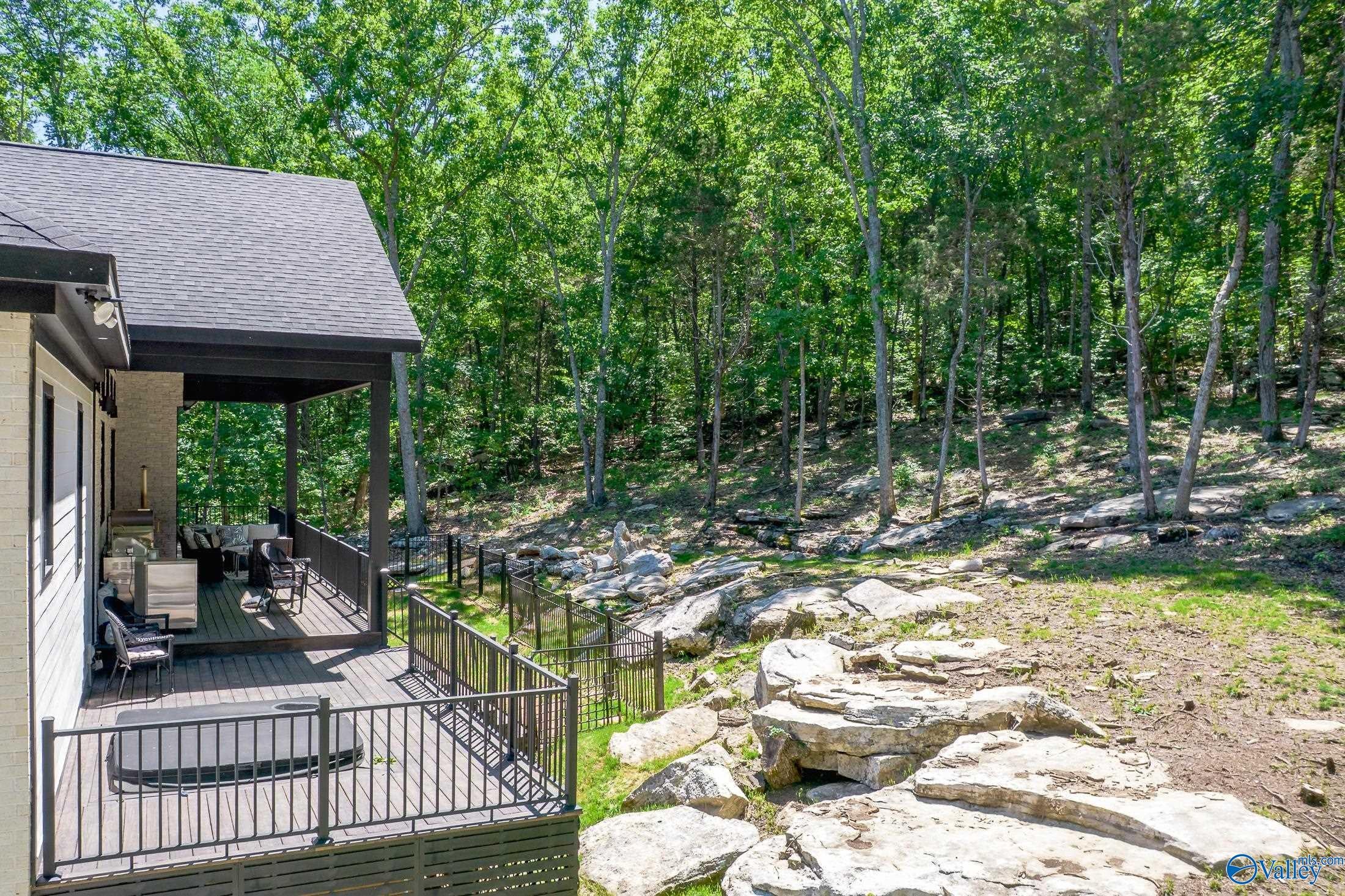 Huntsville, Alabama, 35803, United States, 4 Bedrooms Bedrooms, ,4 BathroomsBathrooms,Residential,Active,1996296