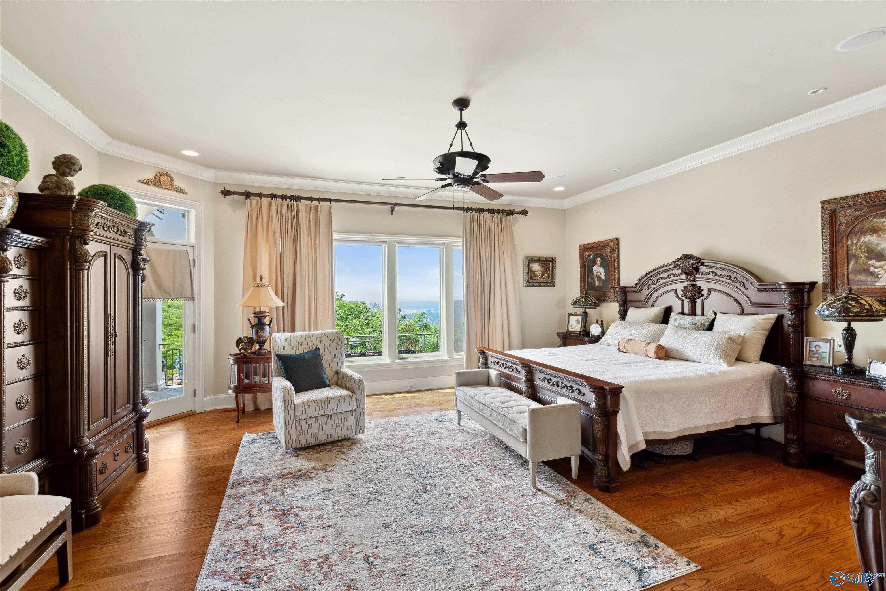 Huntsville, Alabama, 35801, United States, ,8 BathroomsBathrooms,Residential,Active,1832329