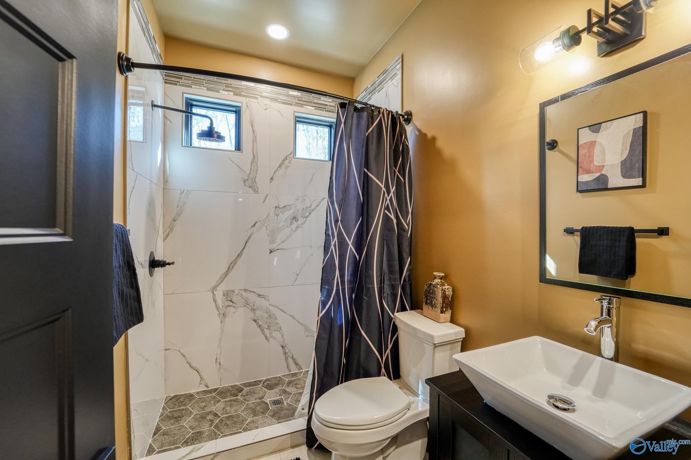 Huntsville, Alabama, 35803, United States, 4 Bedrooms Bedrooms, ,4 BathroomsBathrooms,Residential,Active,1996296