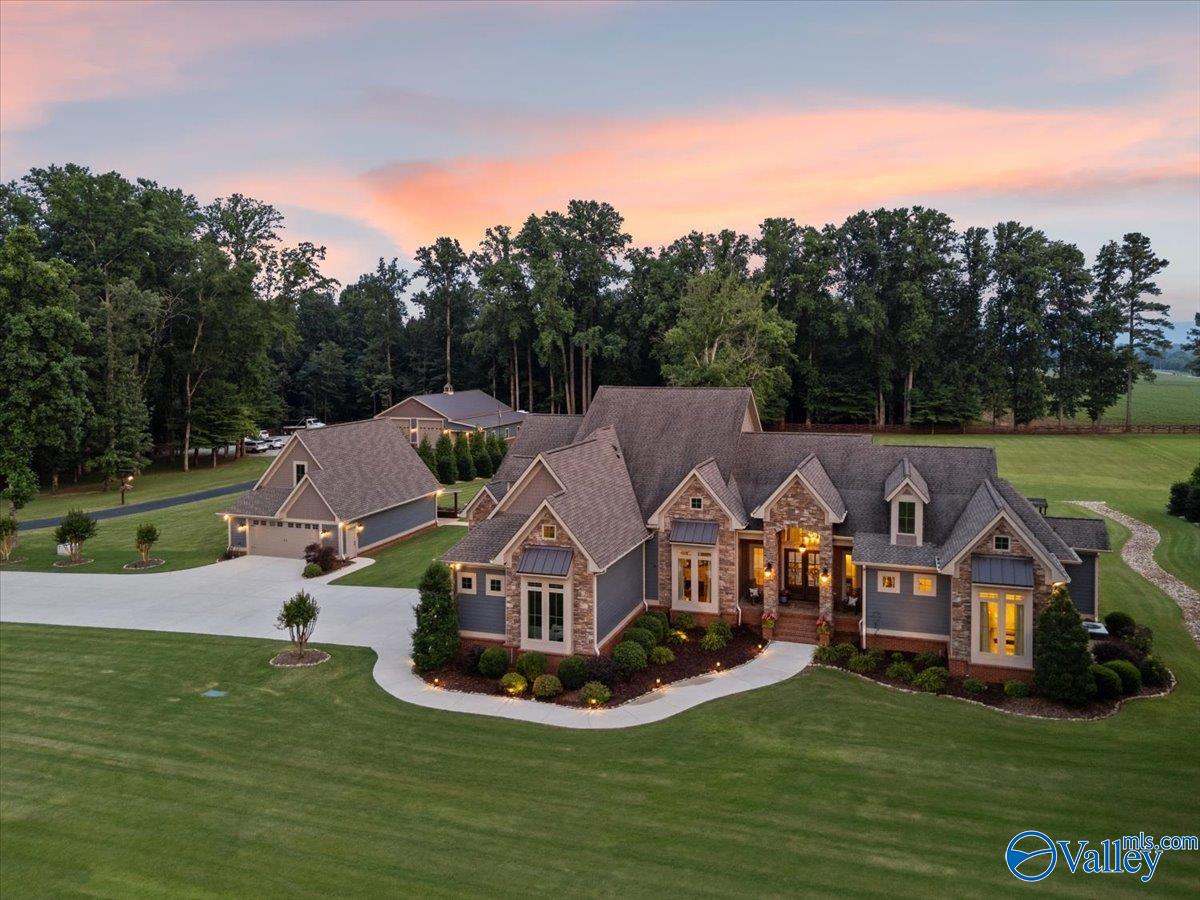 Huntsville, Alabama, 35811, United States, 3 Bedrooms Bedrooms, ,5 BathroomsBathrooms,Residential,Active,1871595