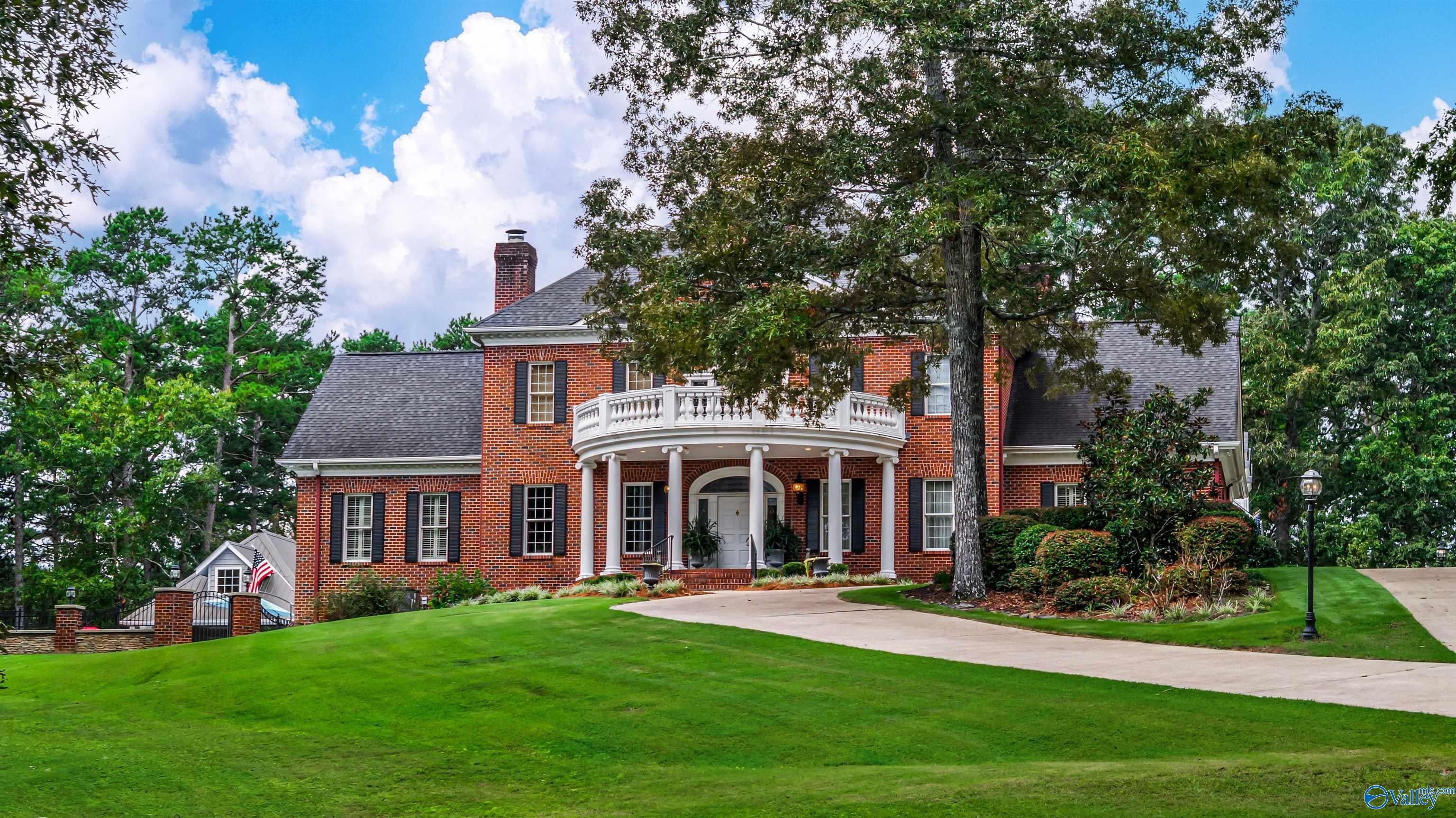 Fort Payne, Alabama, 35968, United States, 4 Bedrooms Bedrooms, ,6 BathroomsBathrooms,Residential,Active,1944095