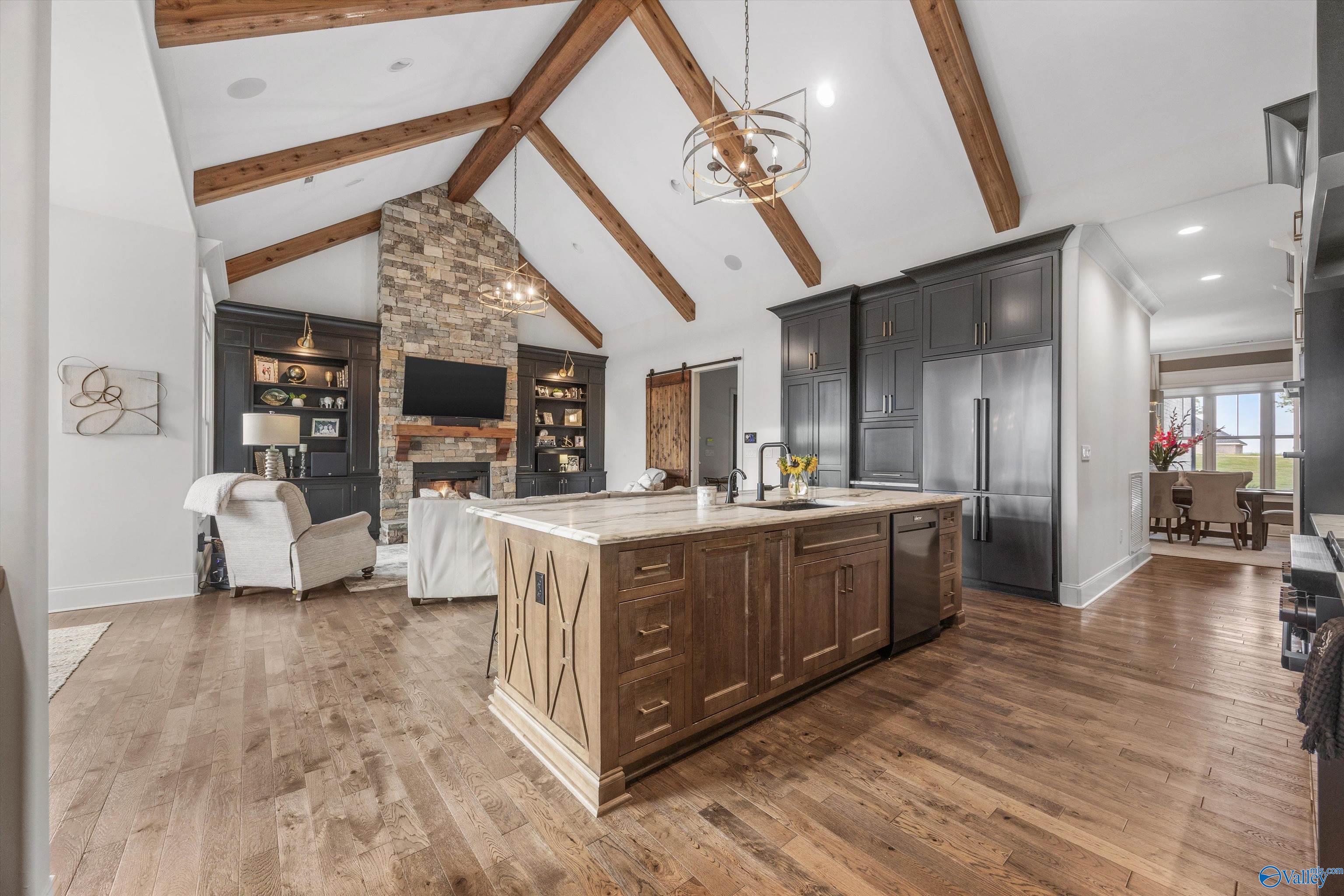 Owens Cross Roads, Alabama, 35763, United States, ,7 BathroomsBathrooms,Residential,Active,1799402