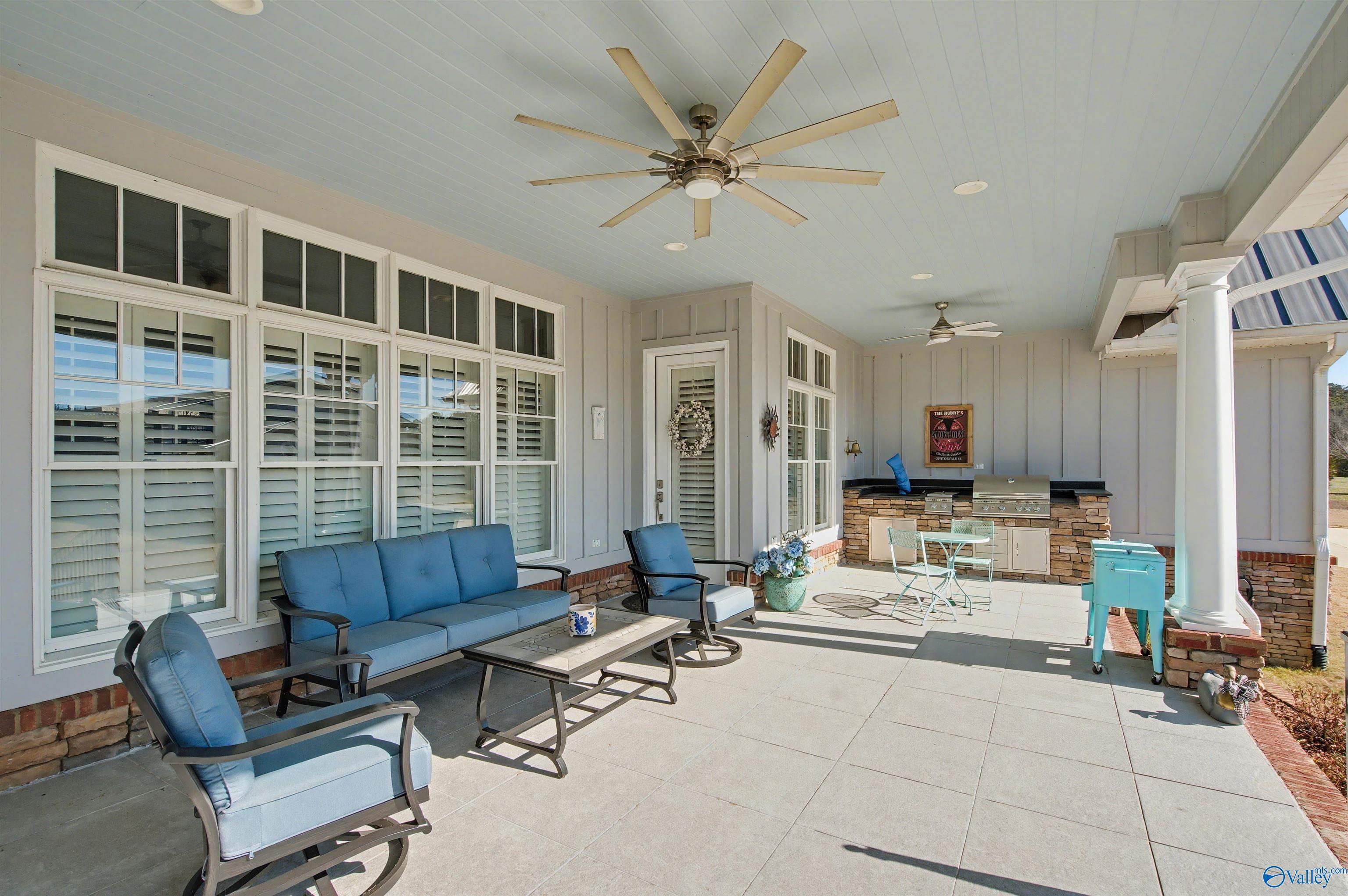 Guntersville, Alabama, 35976, United States, 3 Bedrooms Bedrooms, ,3 BathroomsBathrooms,Residential,Active,2011430