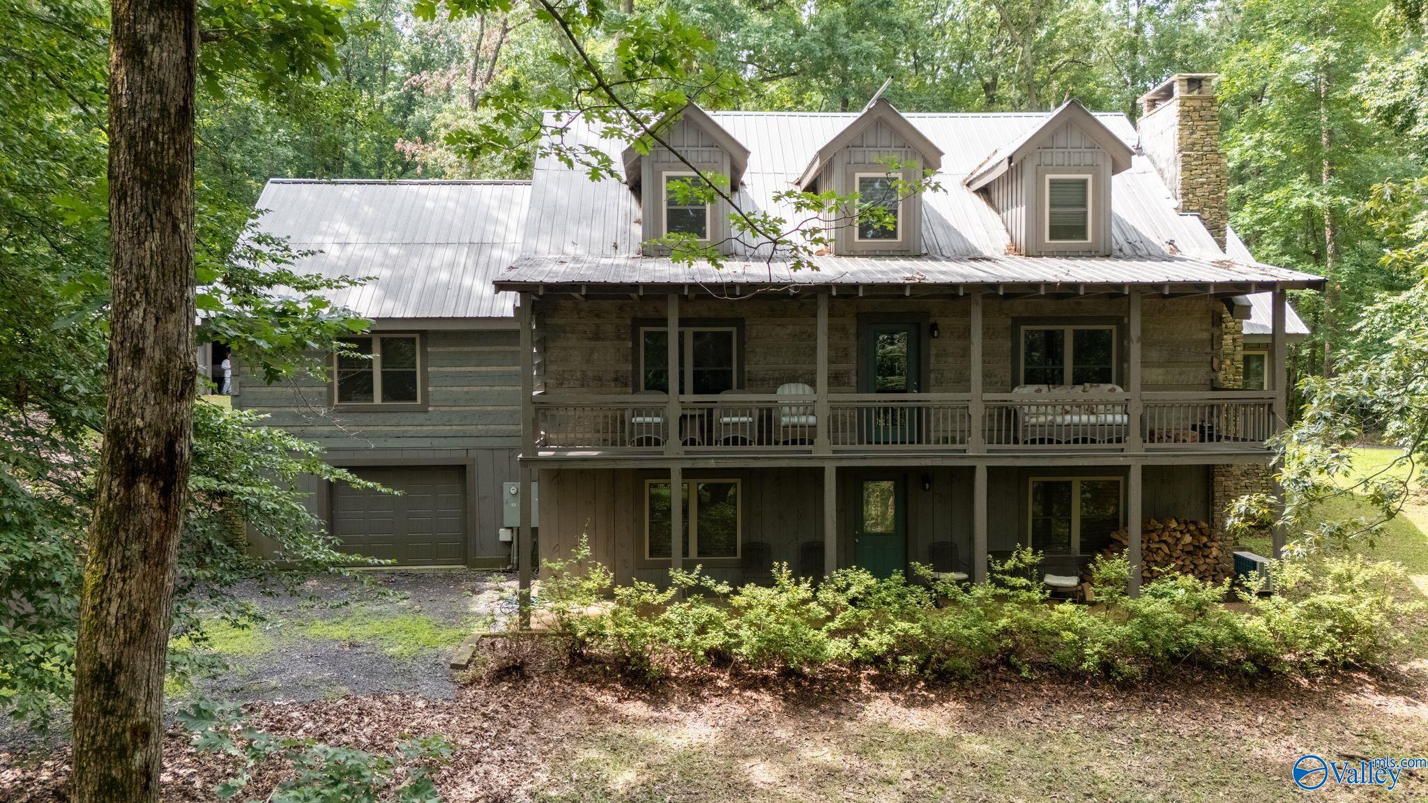 Guntersville, Alabama, 35976, United States, 5 Bedrooms Bedrooms, ,4 BathroomsBathrooms,Residential,Active,1880005