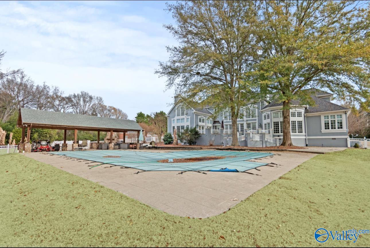 Decatur, Alabama, 35603, United States, 4 Bedrooms Bedrooms, ,5 BathroomsBathrooms,Residential,Active,2008258