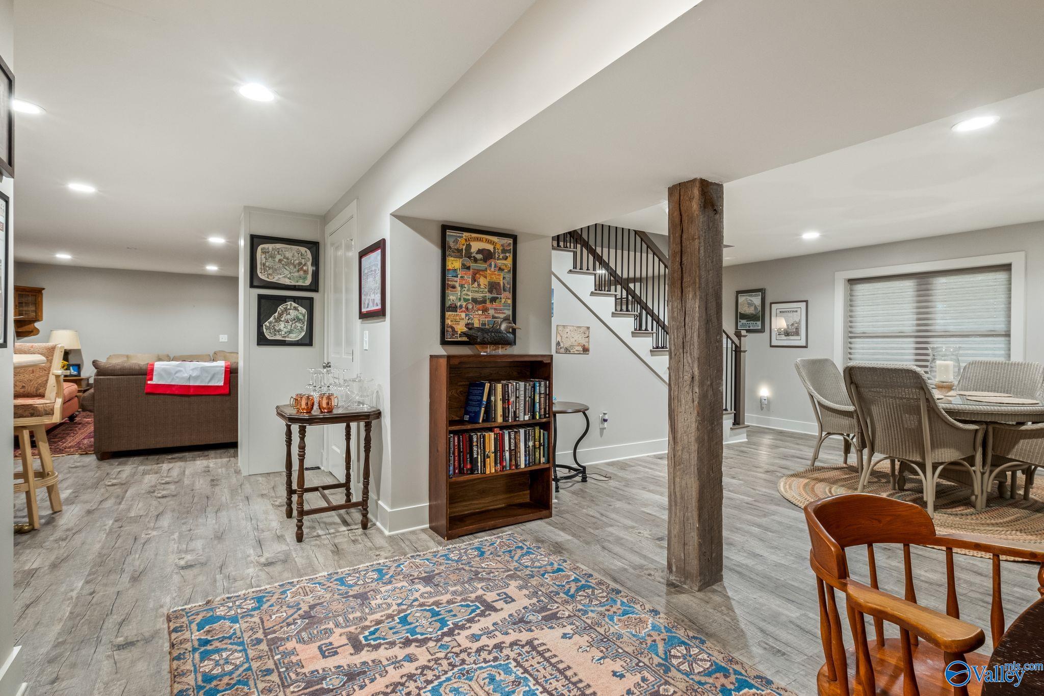 Guntersville, Alabama, 35976, United States, 5 Bedrooms Bedrooms, ,4 BathroomsBathrooms,Residential,Active,1880005