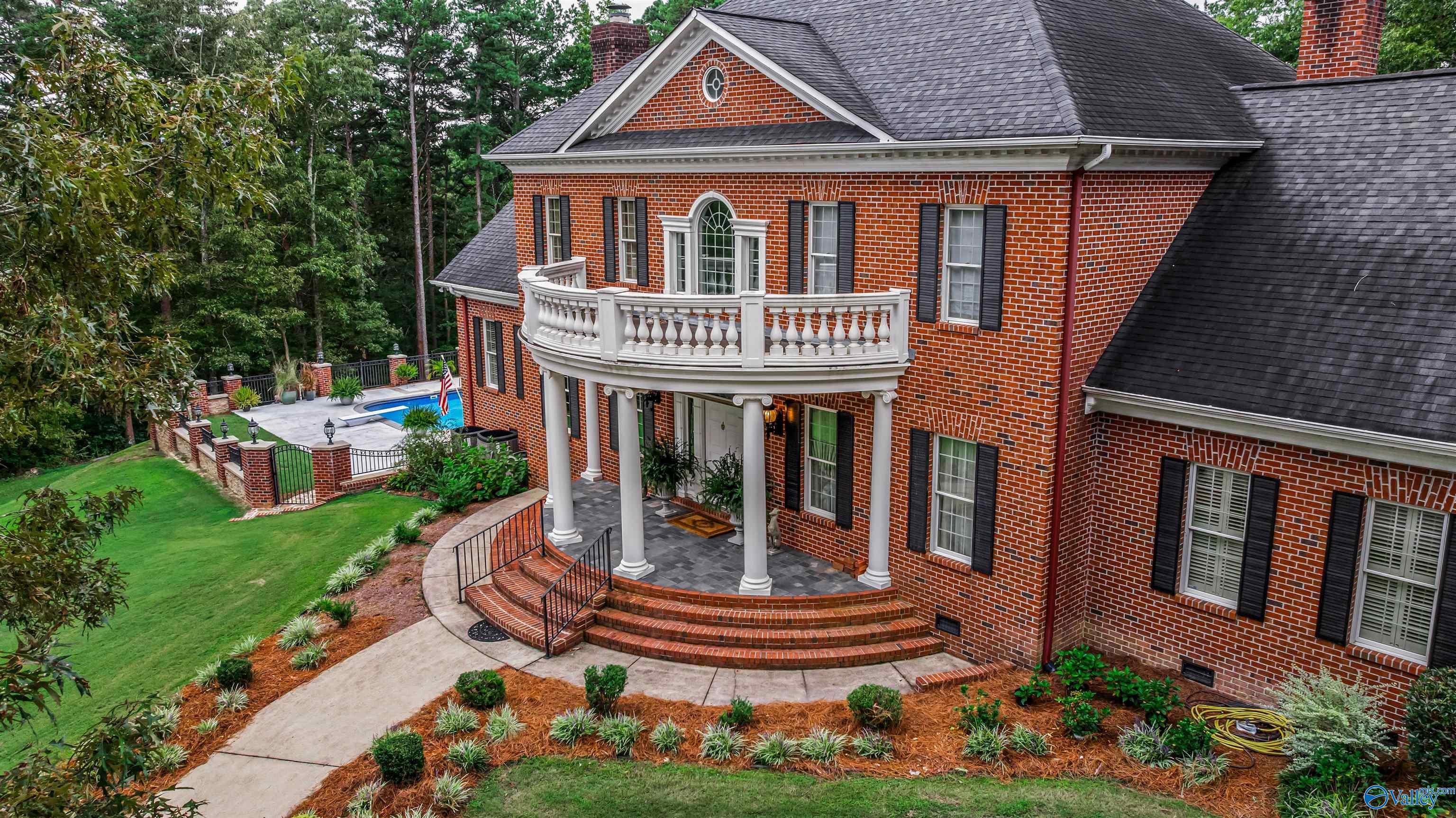 Fort Payne, Alabama, 35968, United States, 4 Bedrooms Bedrooms, ,6 BathroomsBathrooms,Residential,Active,1944095