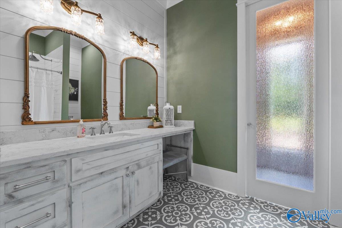 Huntsville, Alabama, 35811, United States, 3 Bedrooms Bedrooms, ,5 BathroomsBathrooms,Residential,Active,1871595