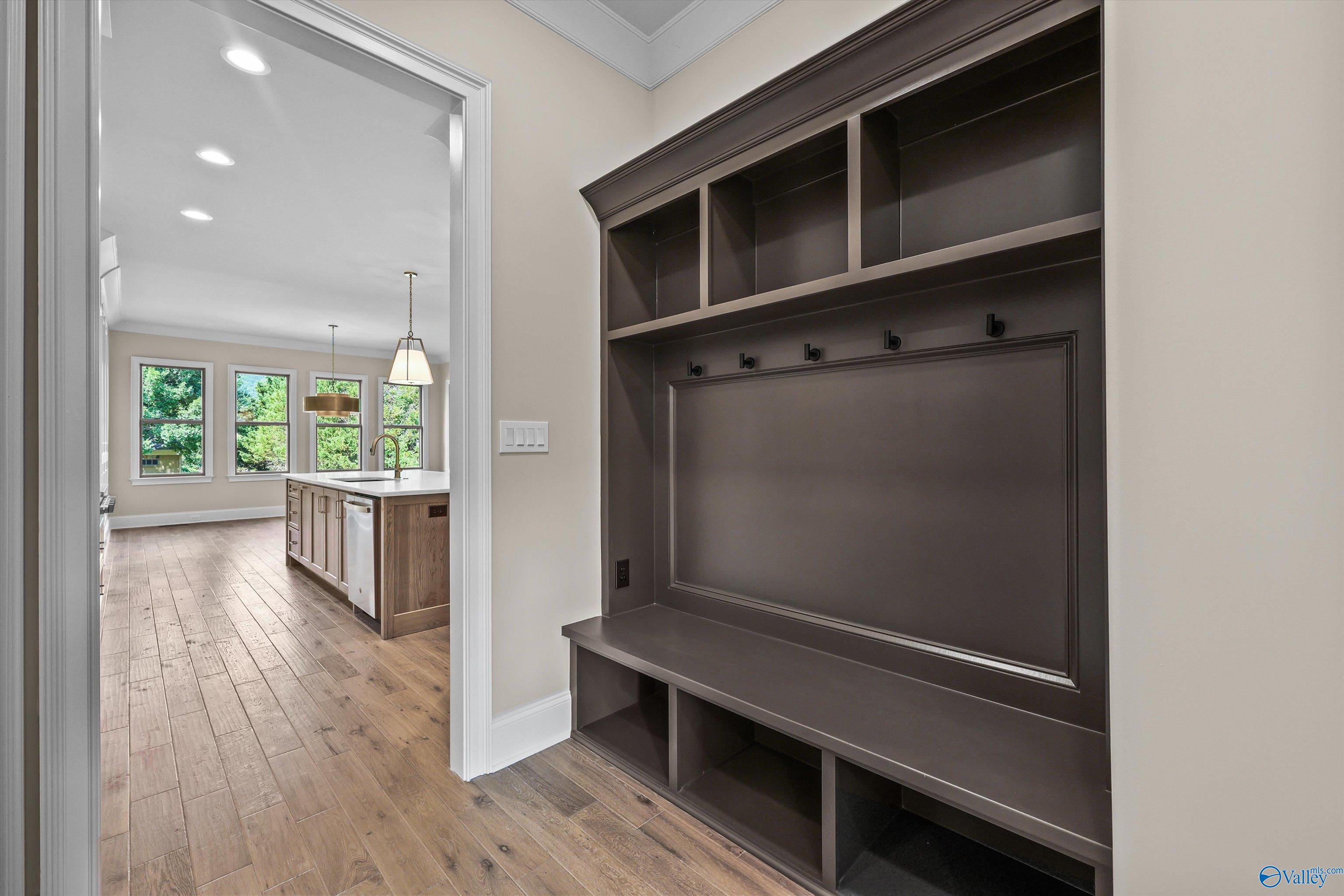 Gurley, Alabama, 35748, United States, 4 Bedrooms Bedrooms, ,4 BathroomsBathrooms,Residential,Active,1781606