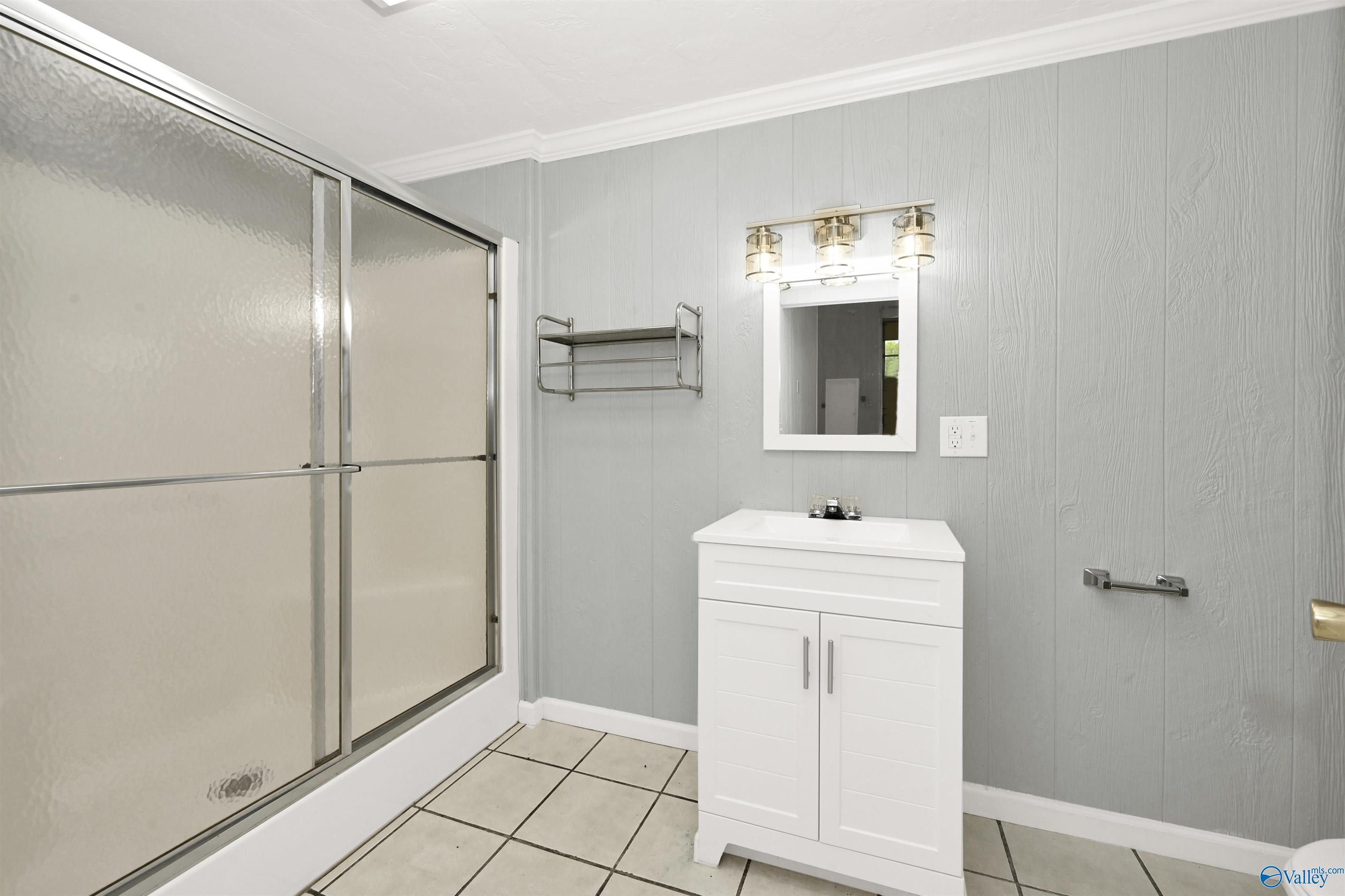 Rogersville, Alabama, 35652, United States, 6 Bedrooms Bedrooms, ,8 BathroomsBathrooms,Residential,Active,1996276