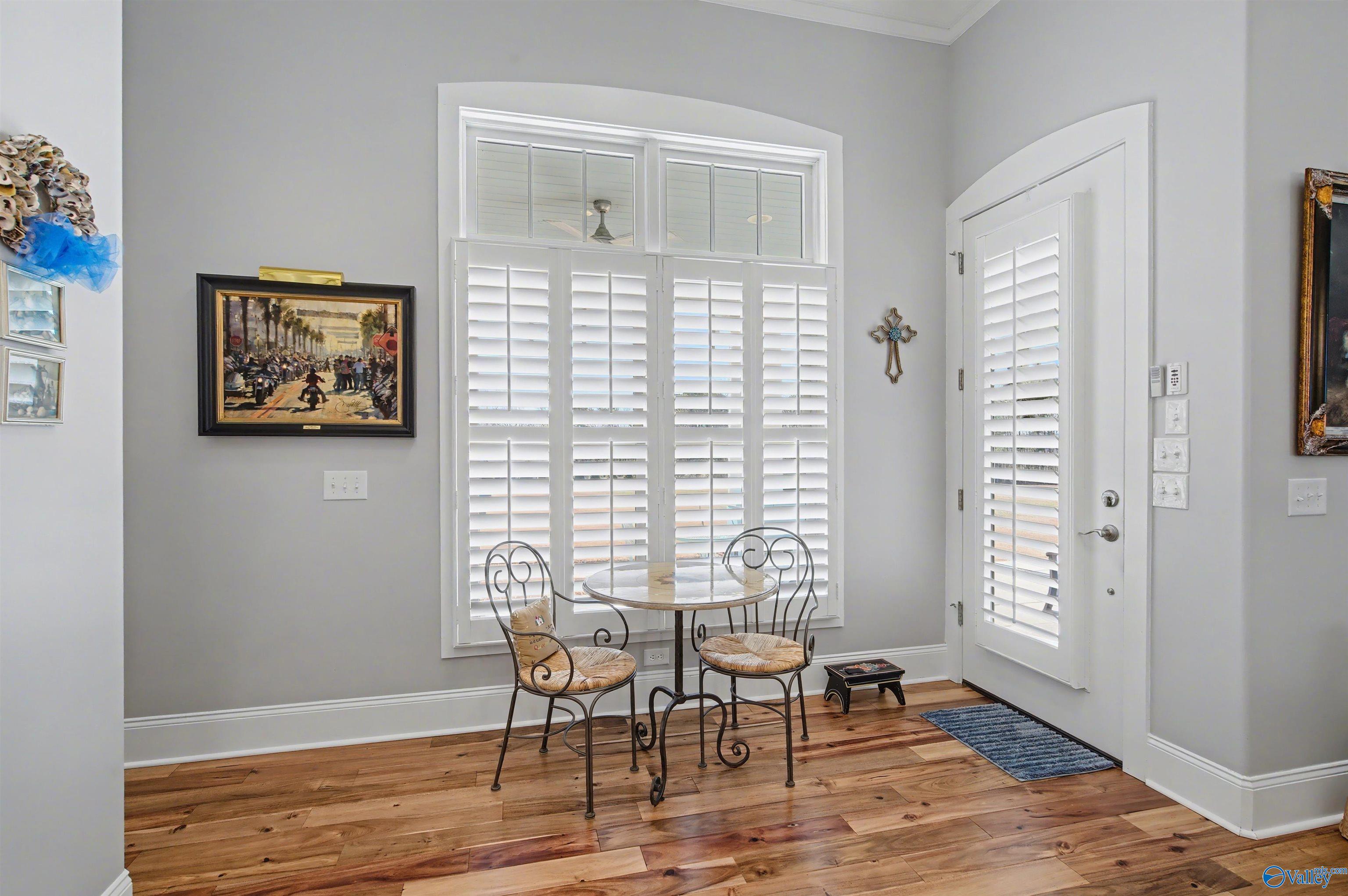 Guntersville, Alabama, 35976, United States, 3 Bedrooms Bedrooms, ,3 BathroomsBathrooms,Residential,Active,2011430