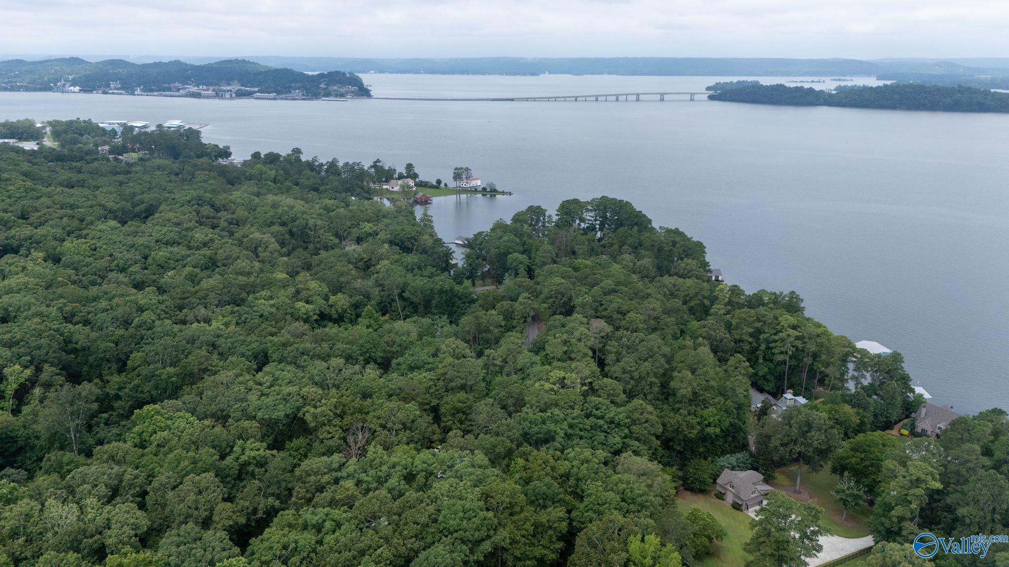 Guntersville, Alabama, 35976, United States, 5 Bedrooms Bedrooms, ,4 BathroomsBathrooms,Residential,Active,1880005