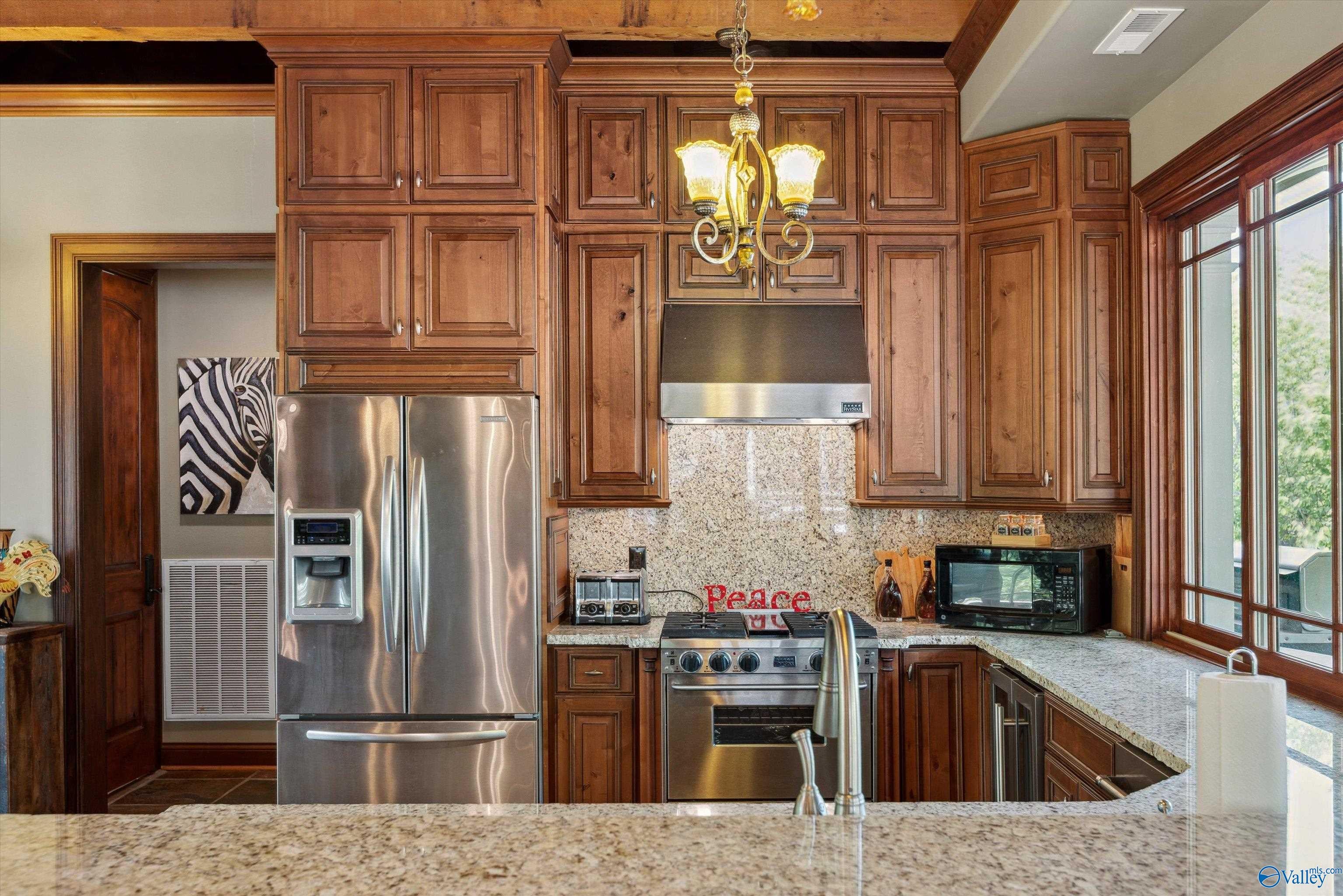 Huntsville, Alabama, 35801, United States, ,8 BathroomsBathrooms,Residential,Active,1832329